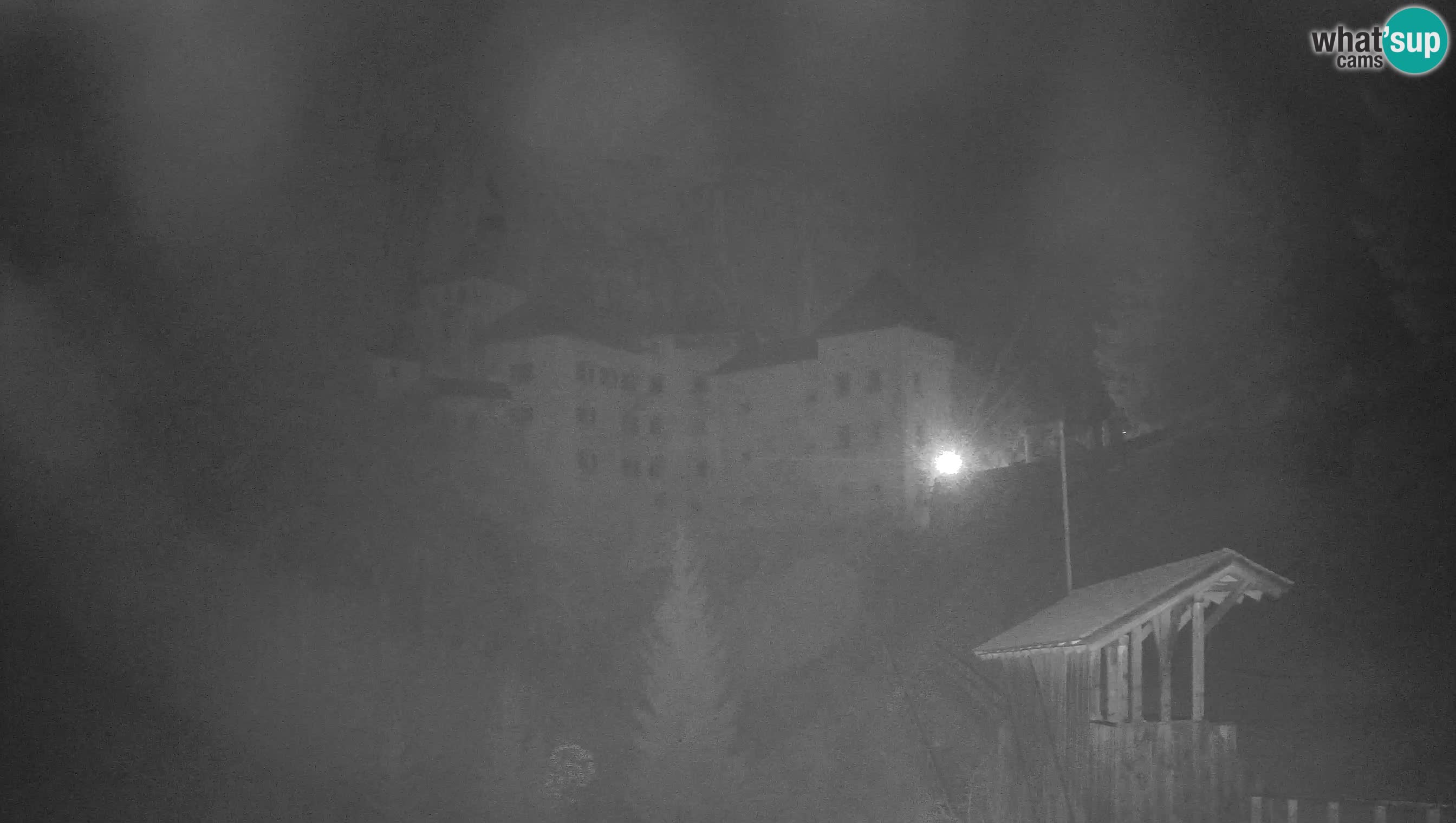 Spletna kamera Predjamski grad – Grad Predjama – Postojna