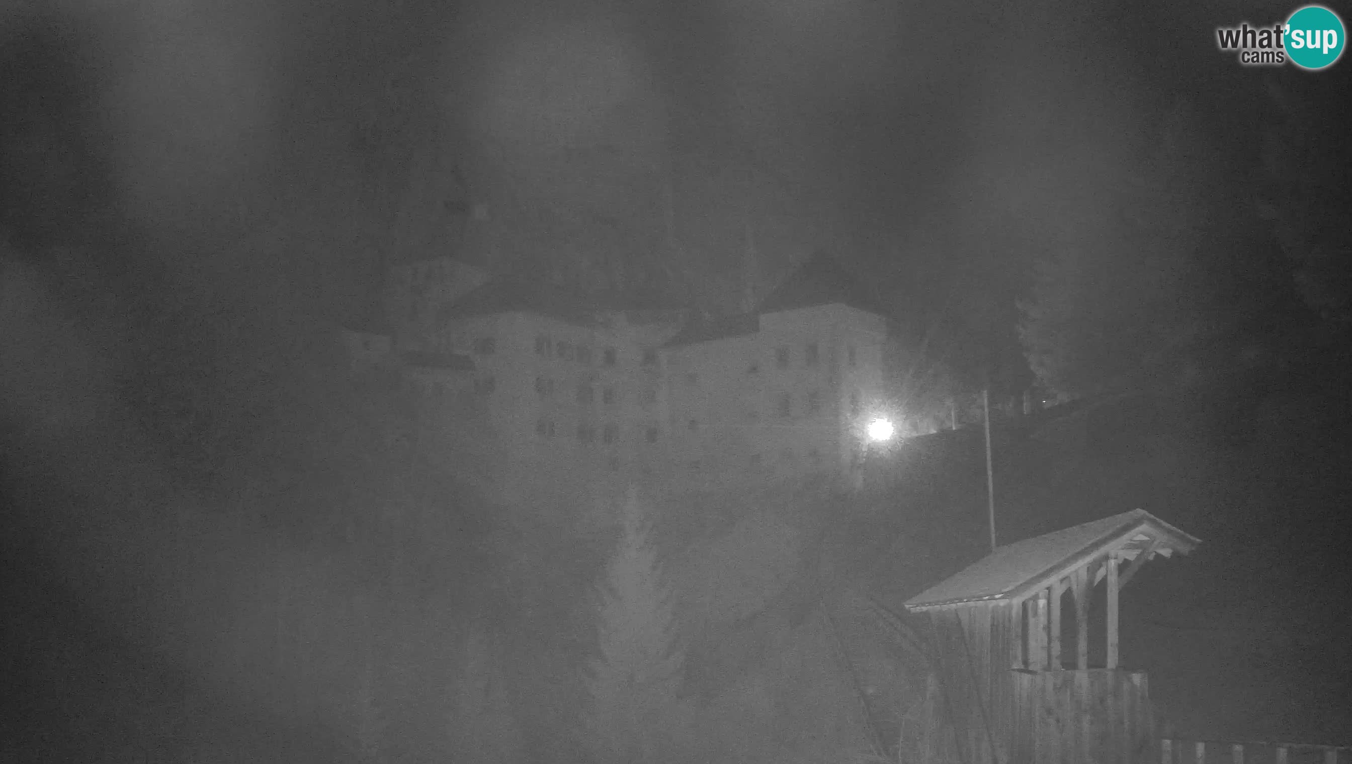 Spletna kamera Predjamski grad – Grad Predjama – Postojna