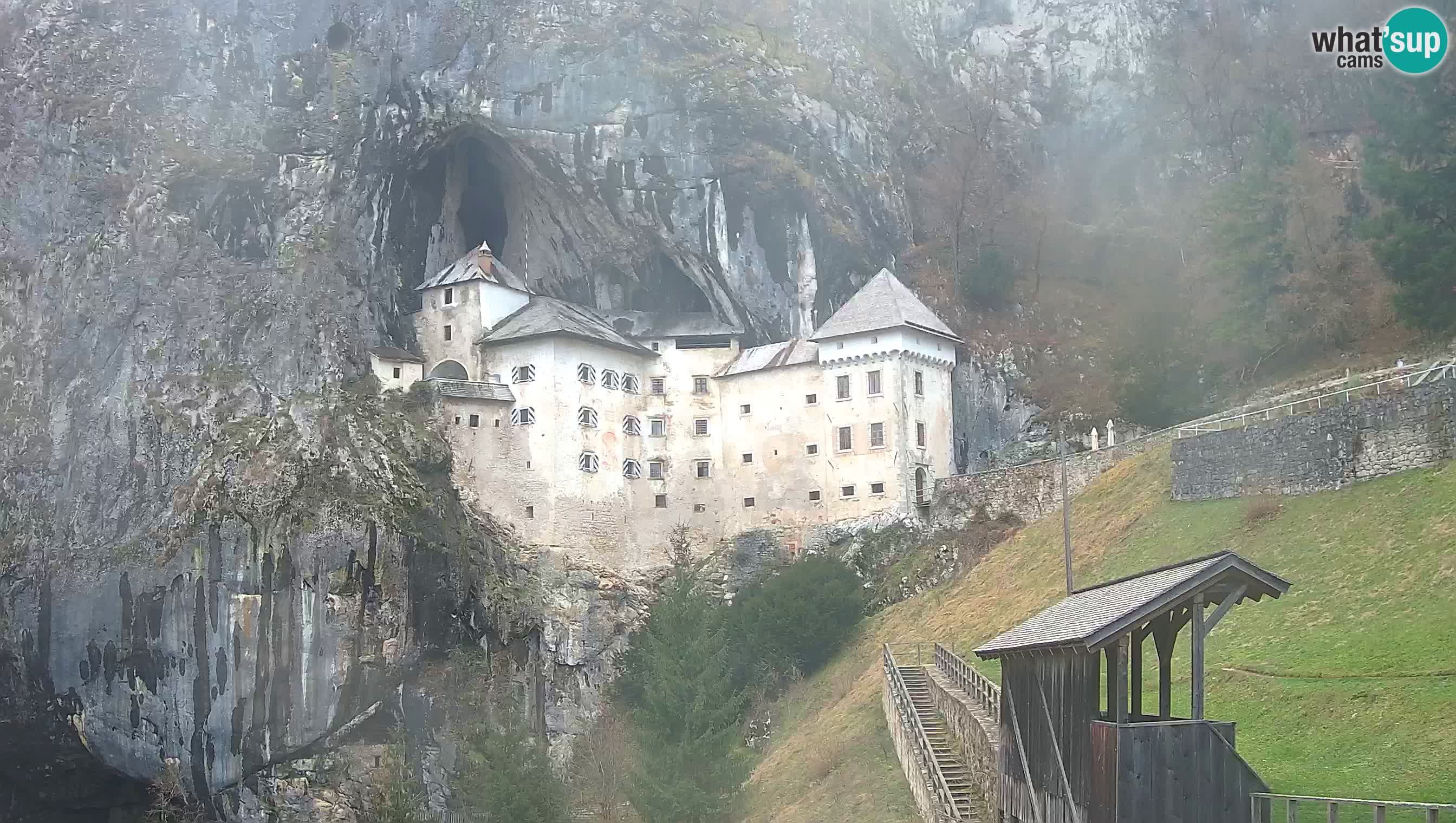 Web kamera Predjamski dvorac – Postojna – Slovenija