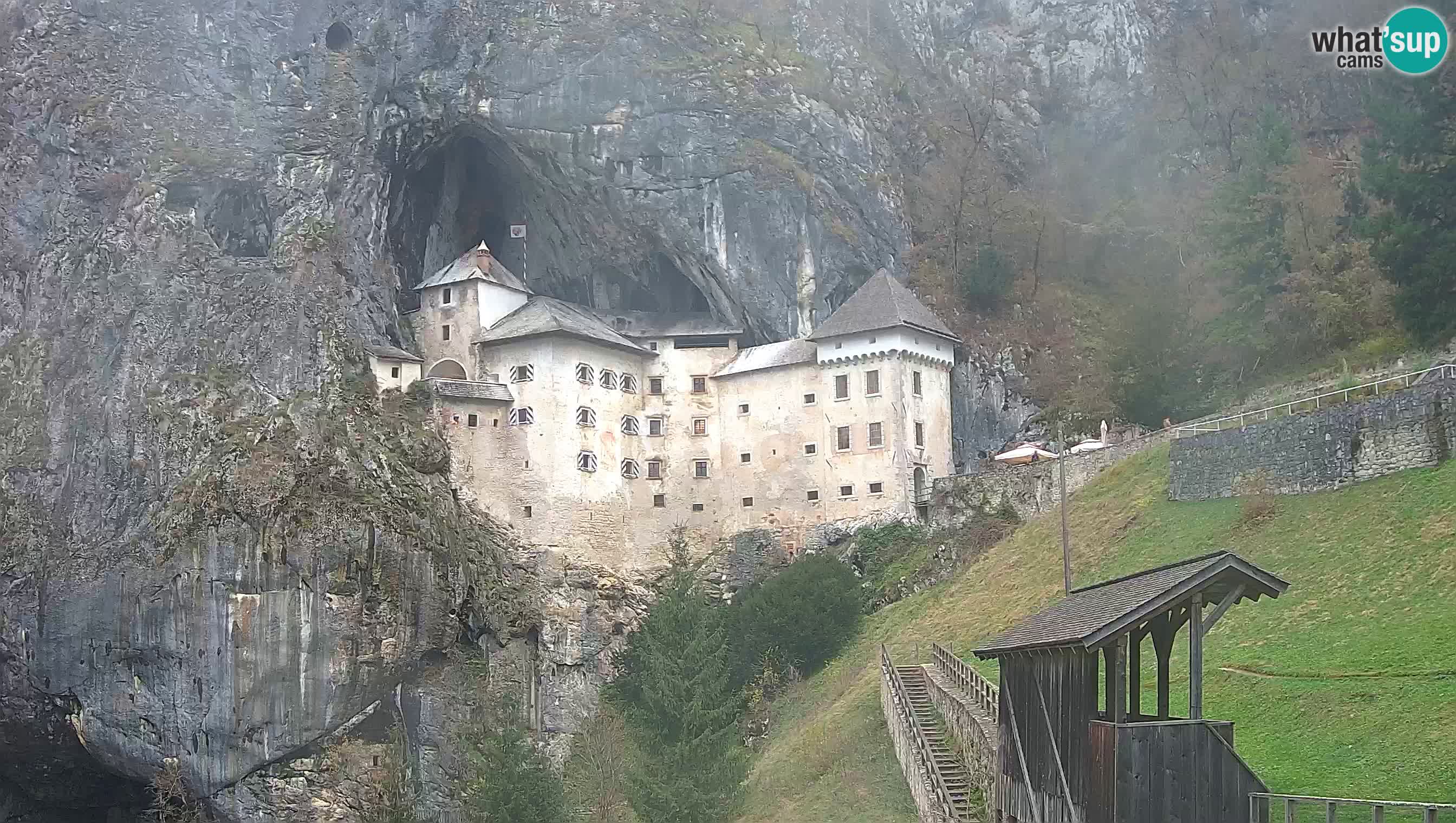 Live Webcam Grad Predjama – Château de Predjama – Postojna – Slovénie