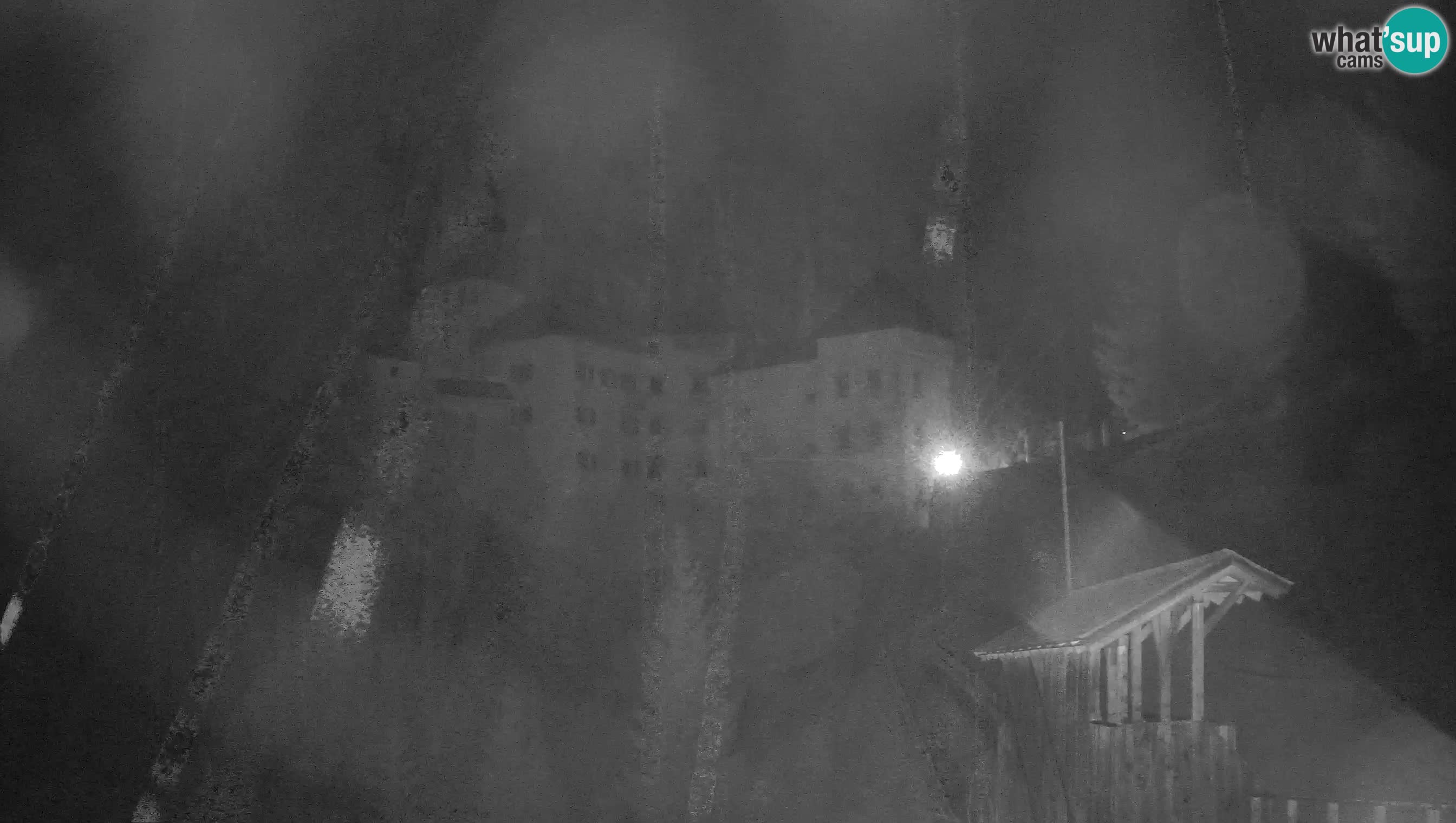 Spletna kamera Predjamski grad – Grad Predjama – Postojna