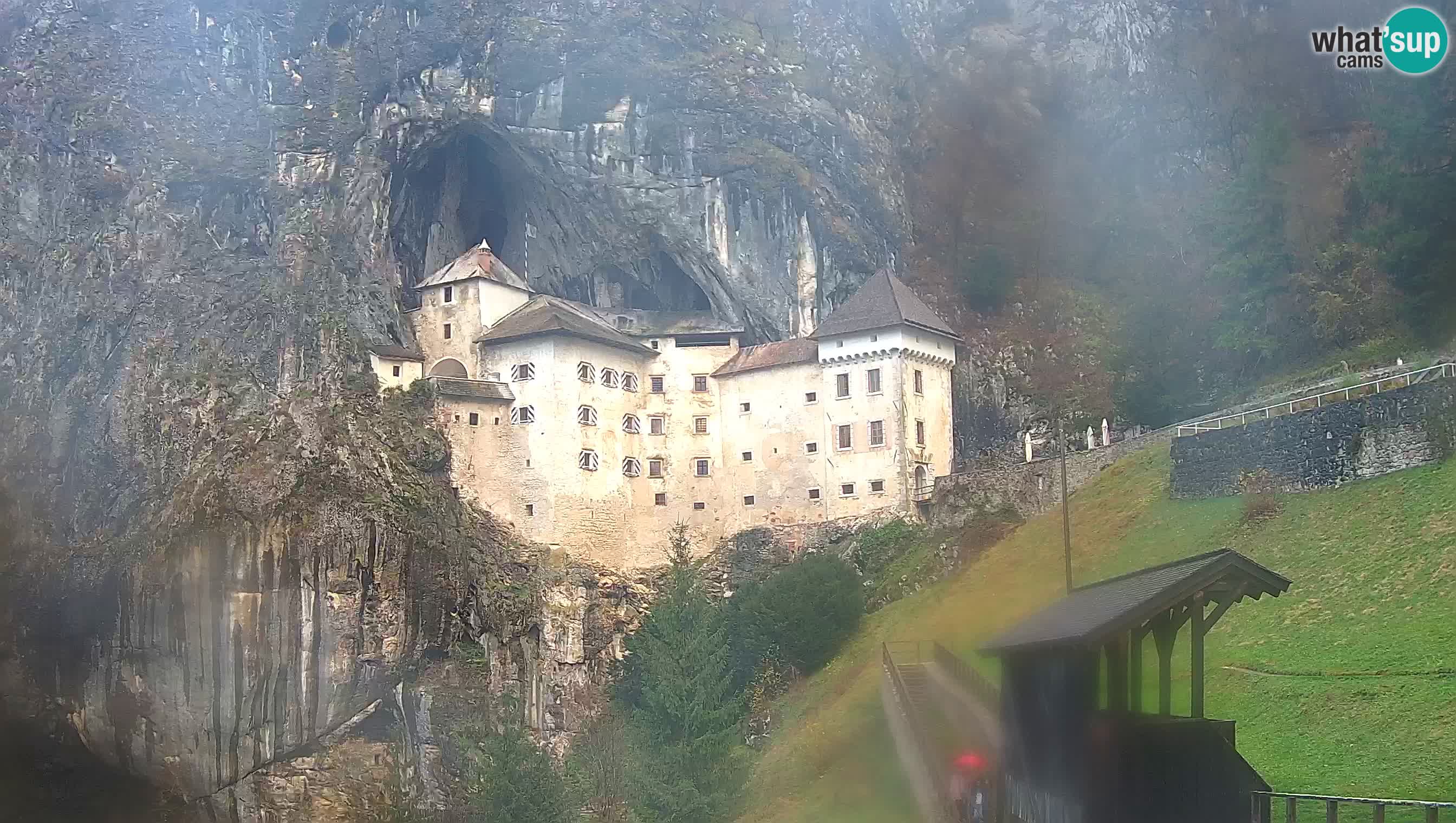 Live Webcam Grad Predjama – Château de Predjama – Postojna – Slovénie