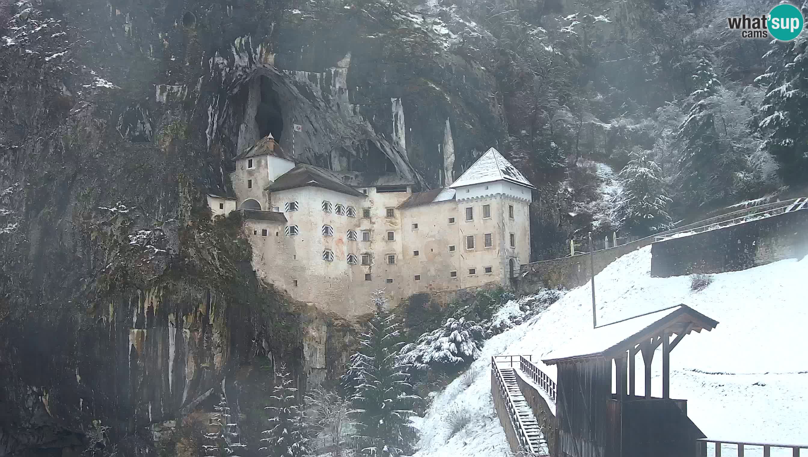 Live Webcam Grad Predjama – Château de Predjama – Postojna – Slovénie