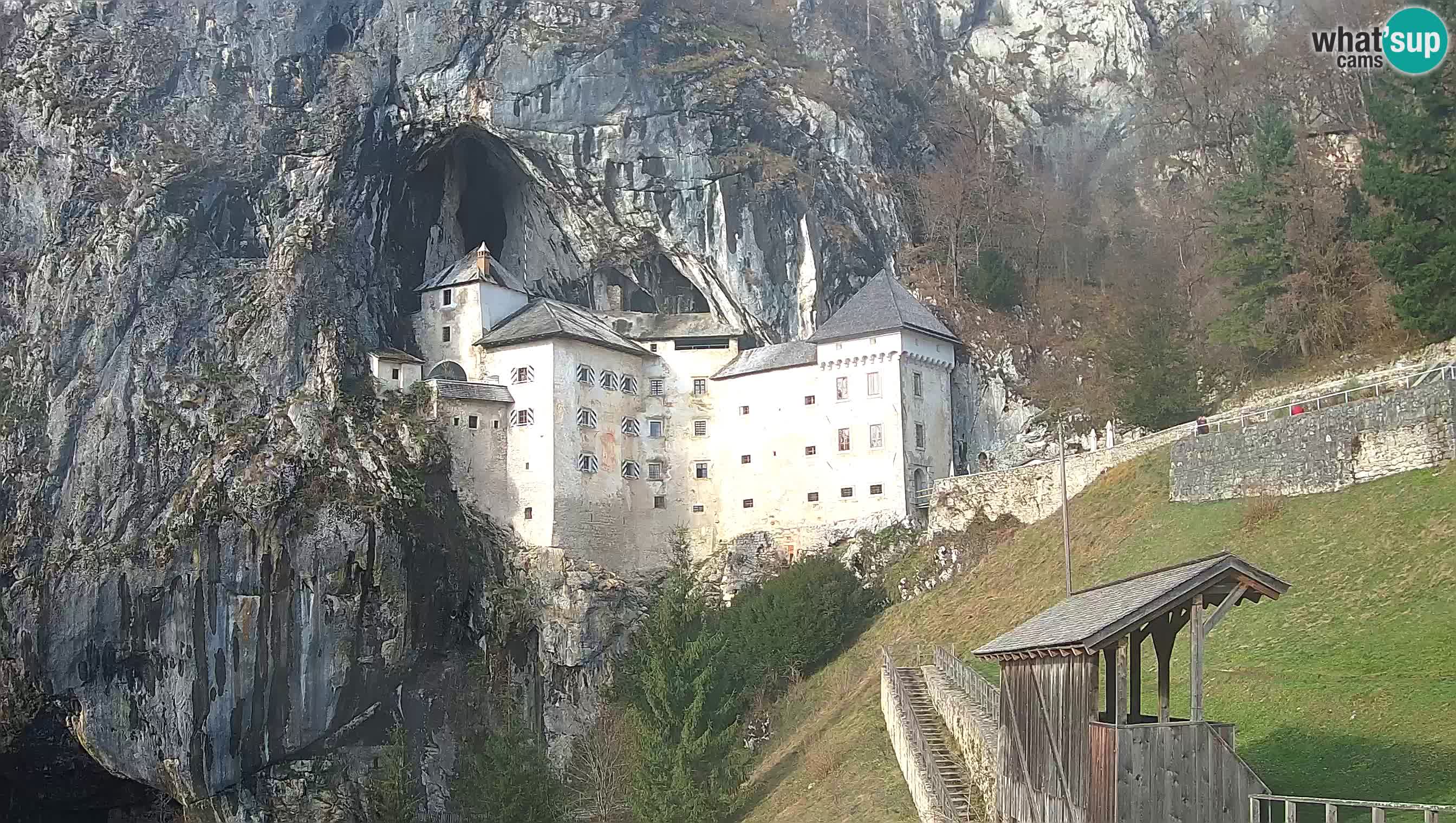 Live Webcam Höhlenburg Predjama – Postojna – Slowenien