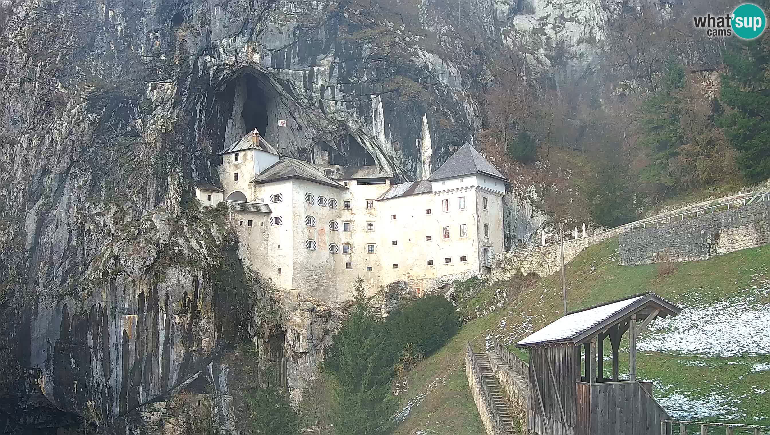 Live Webcam Grad Predjama – Château de Predjama – Postojna – Slovénie