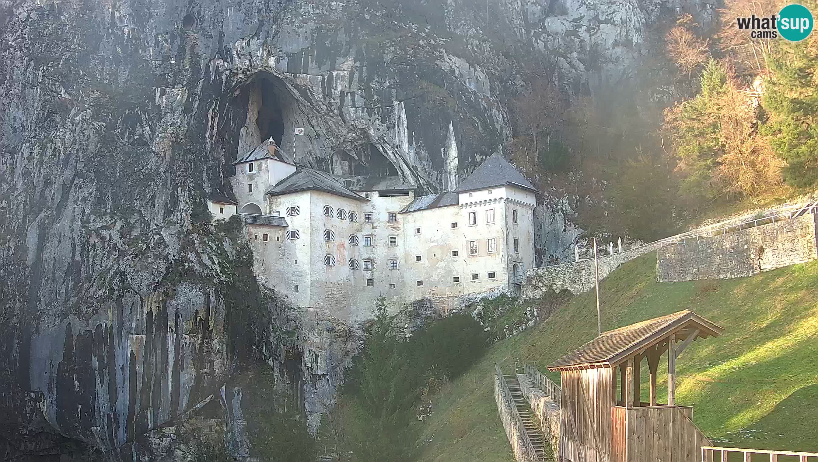 Live Webcam Höhlenburg Predjama – Postojna – Slowenien