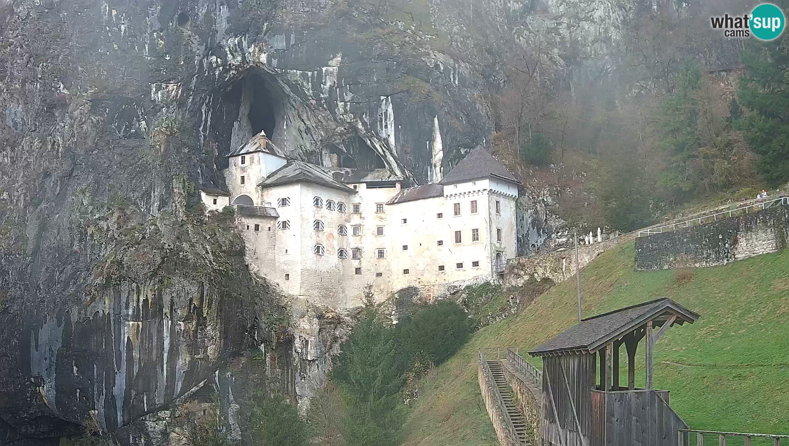 Web kamera Predjamski dvorac – Postojna – Slovenija