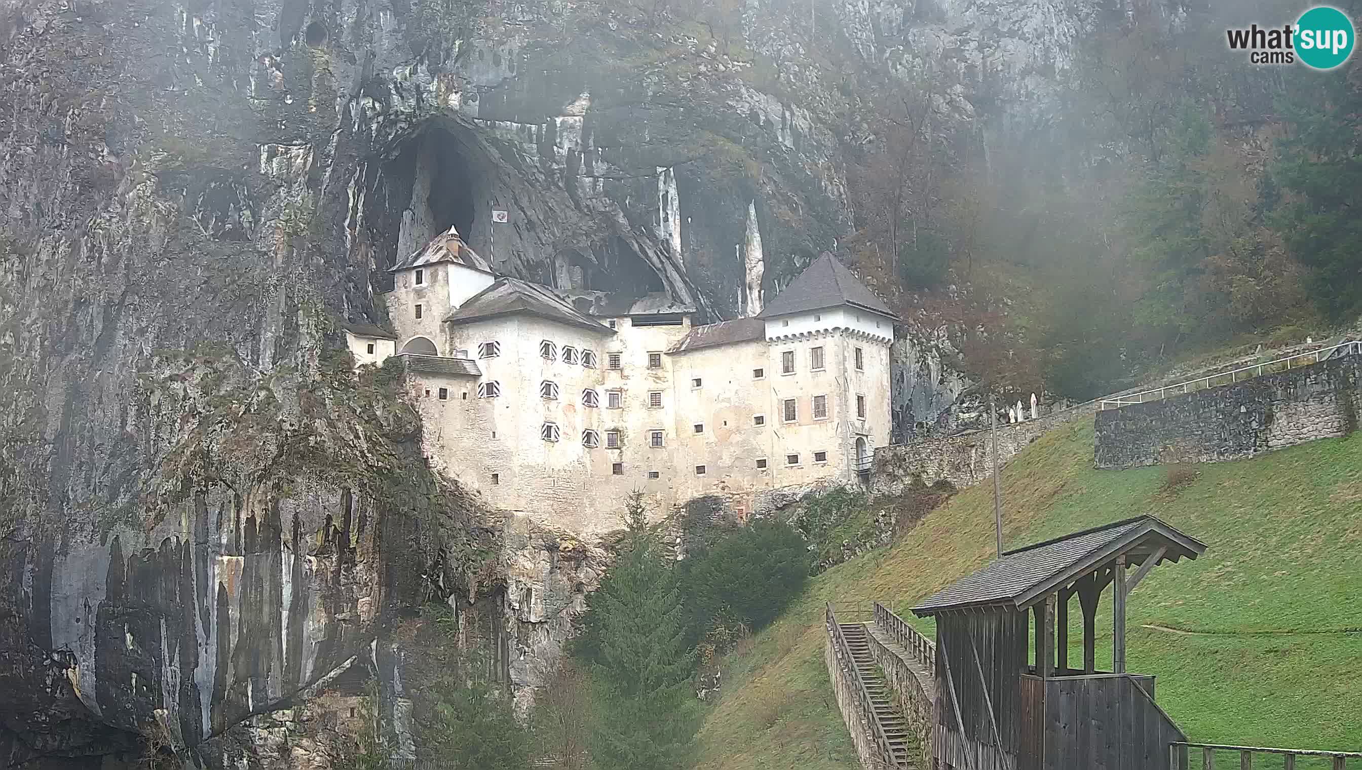 Live Webcam Grad Predjama – Château de Predjama – Postojna – Slovénie