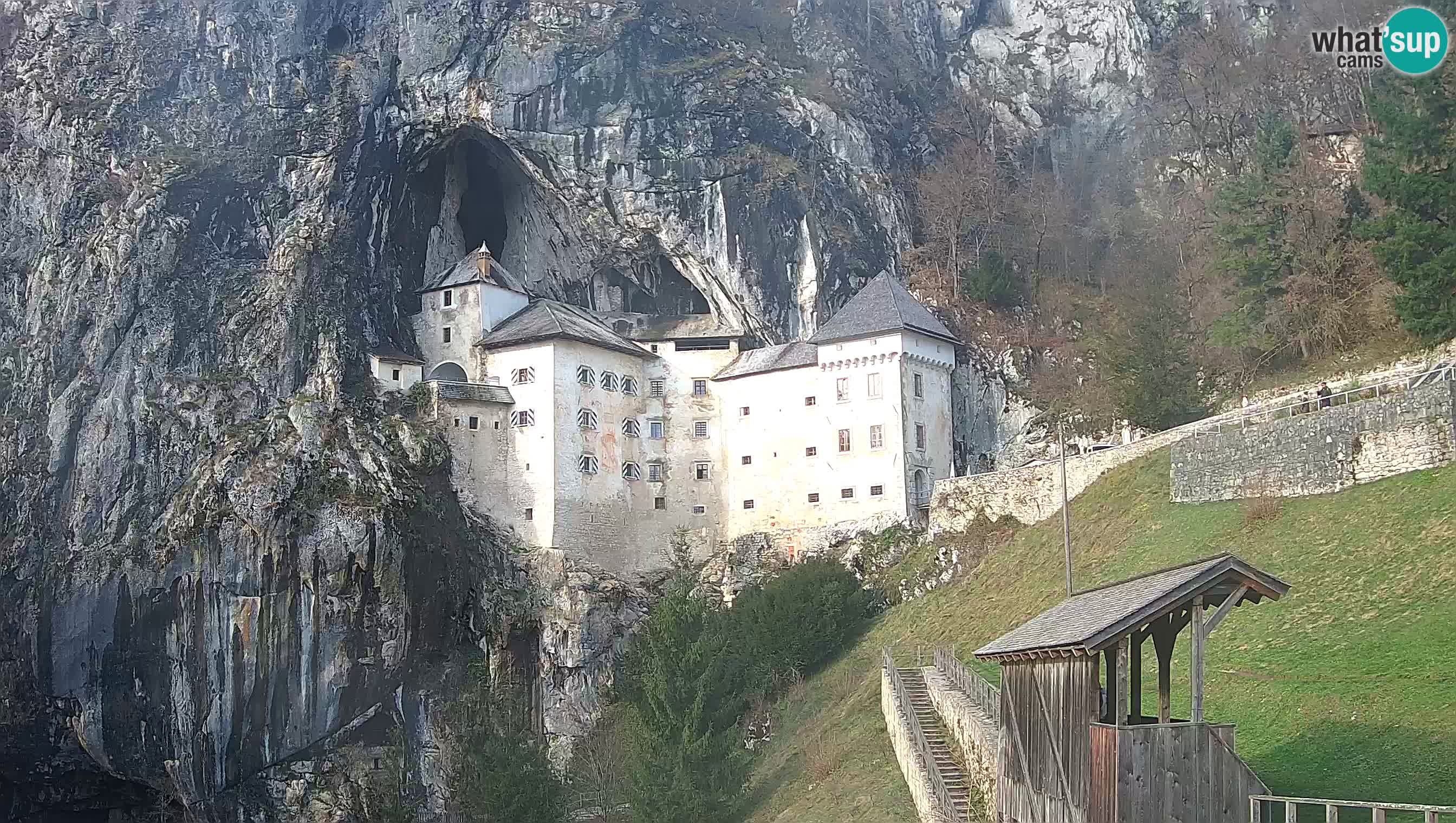 Live Webcam Höhlenburg Predjama – Postojna – Slowenien