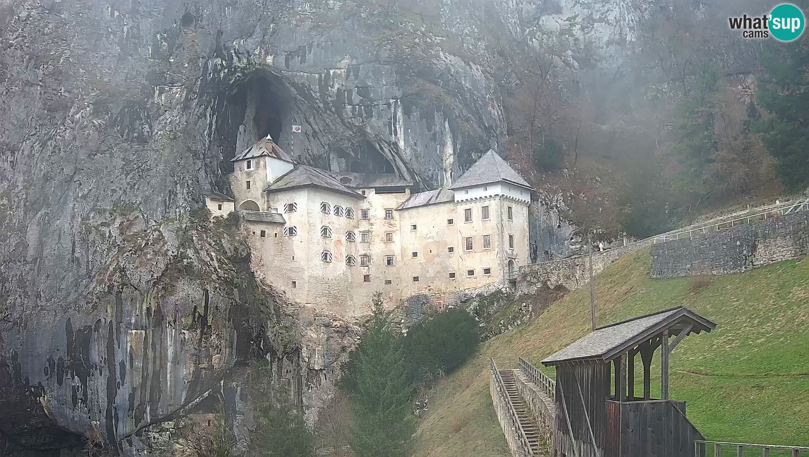 Live Webcam Grad Predjama – Château de Predjama – Postojna – Slovénie