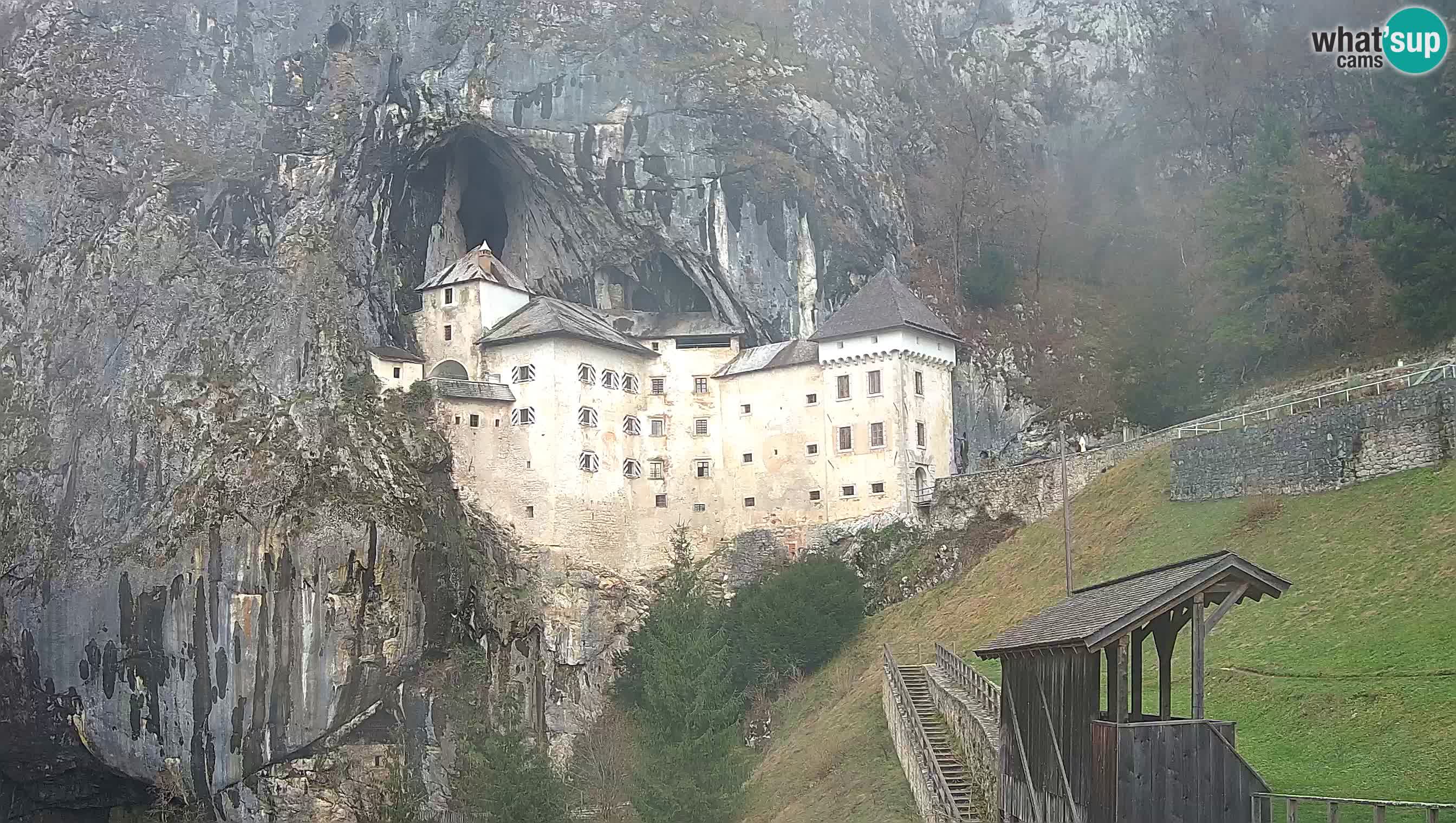 Live Webcam Grad Predjama – Château de Predjama – Postojna – Slovénie