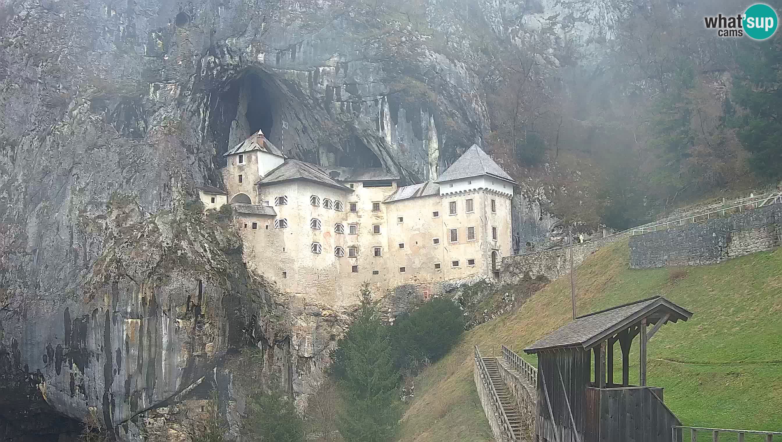 Live Webcam Höhlenburg Predjama – Postojna – Slowenien