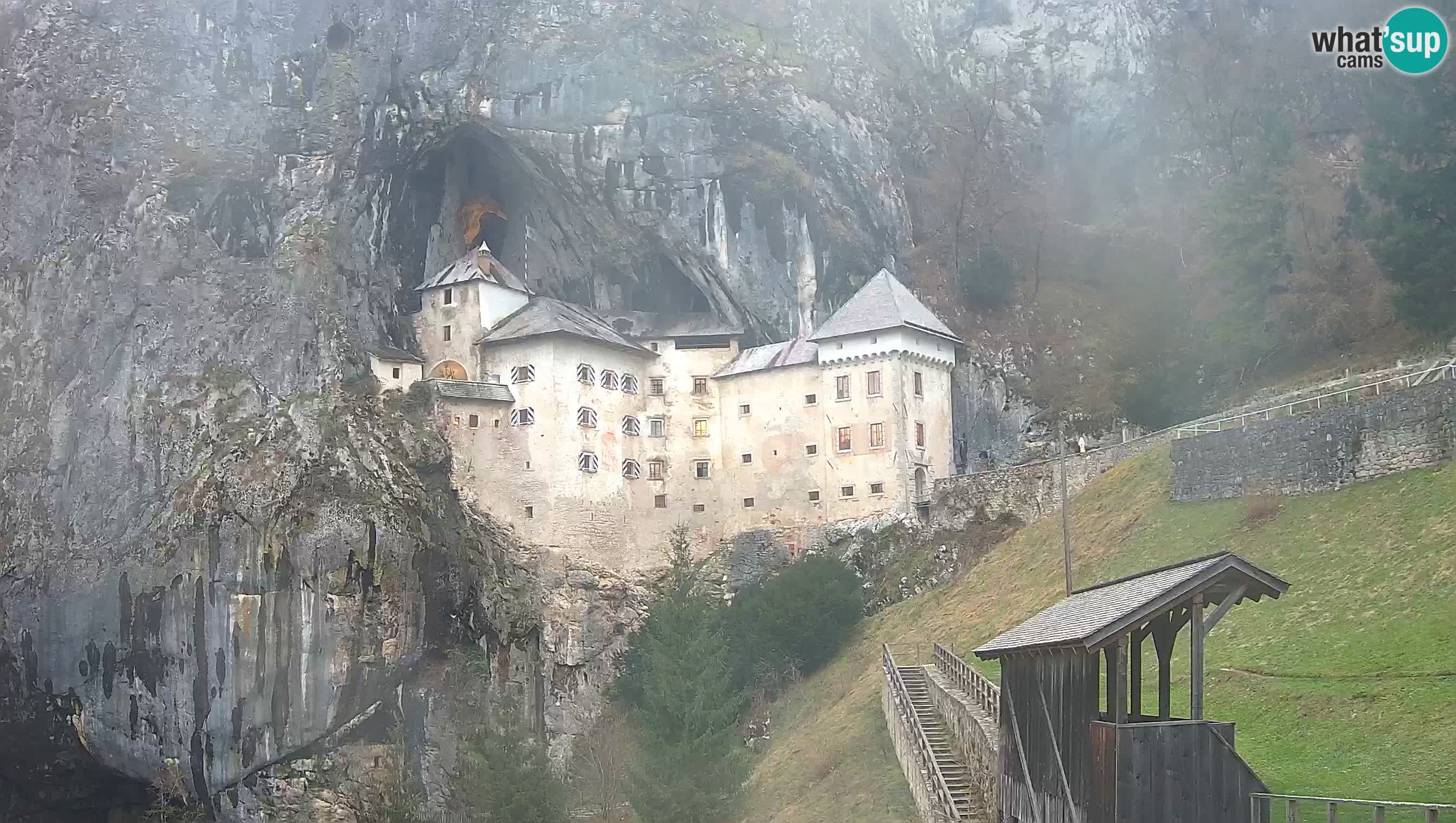 Web kamera Predjamski dvorac – Postojna – Slovenija
