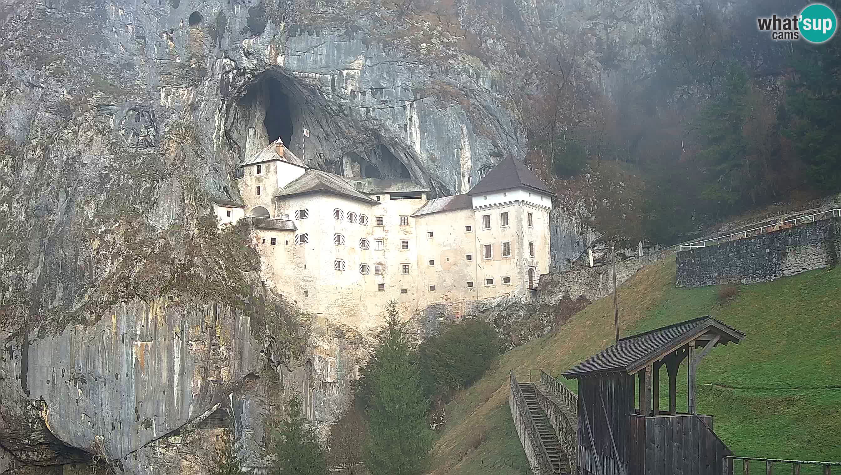 Web kamera Predjamski dvorac – Postojna – Slovenija