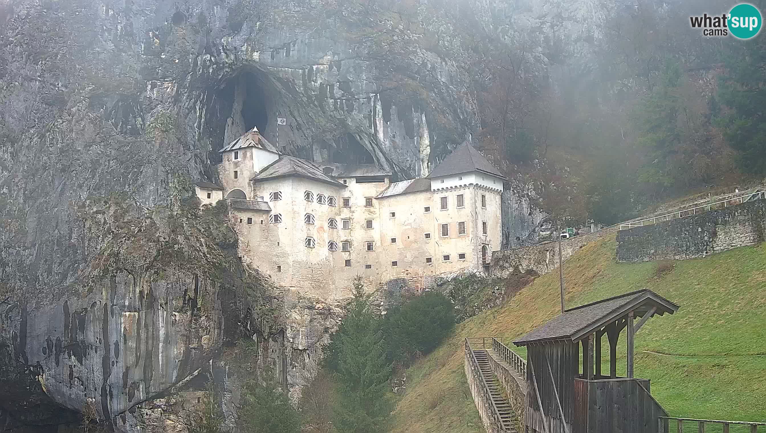 Live Webcam Grad Predjama – Château de Predjama – Postojna – Slovénie