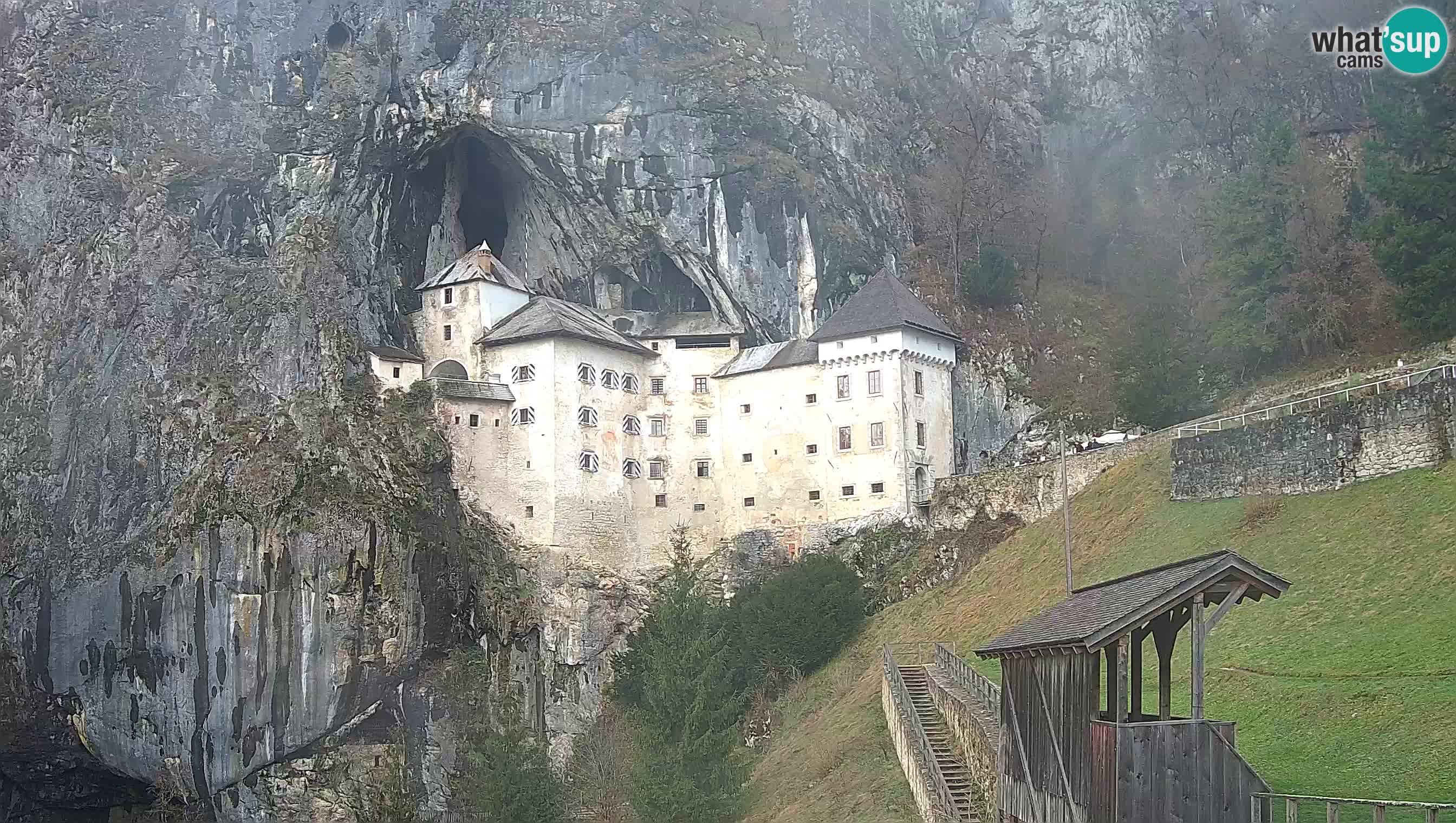 Live Webcam Grad Predjama – Château de Predjama – Postojna – Slovénie