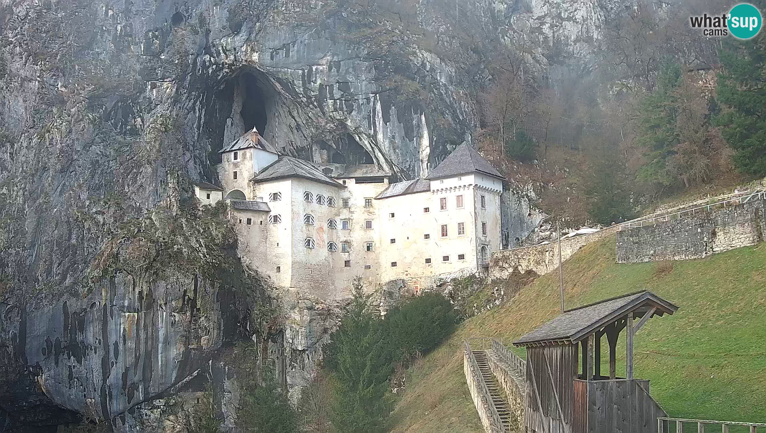 Live Webcam Grad Predjama – Château de Predjama – Postojna – Slovénie
