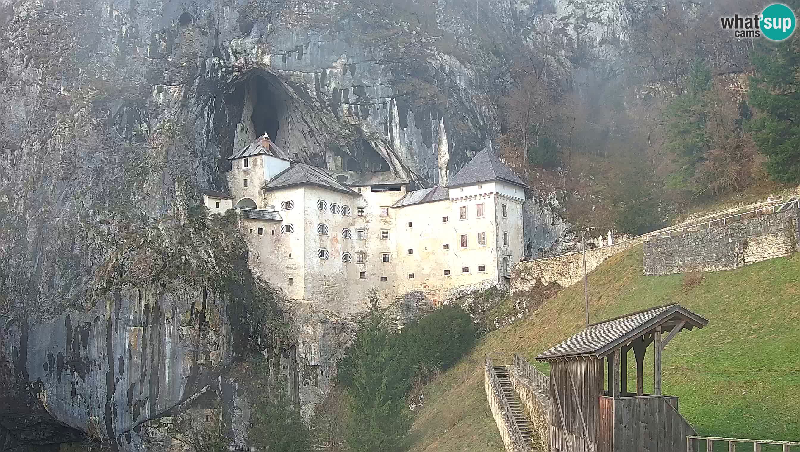 Web kamera Predjamski dvorac – Postojna – Slovenija