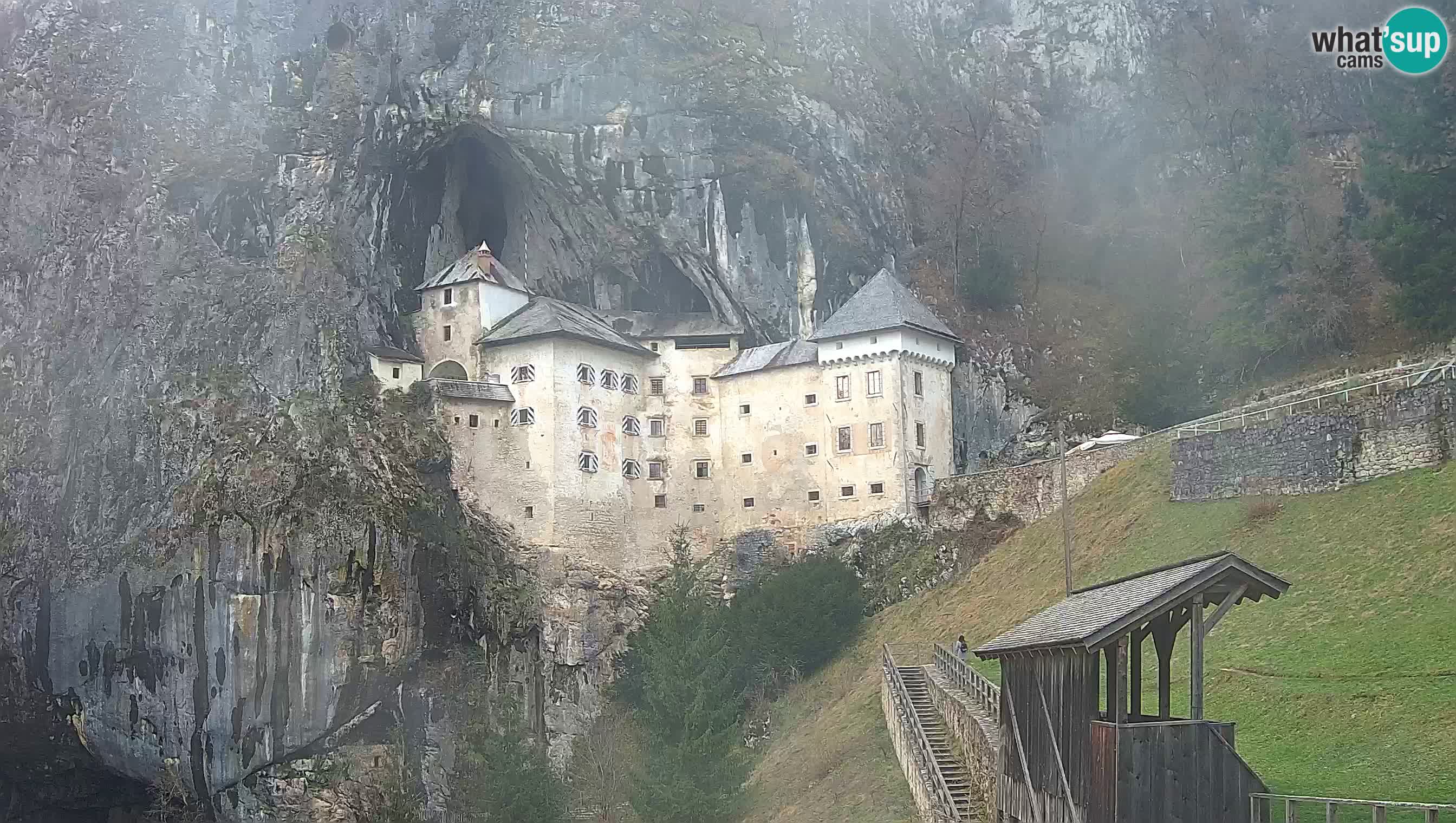 Live Webcam Grad Predjama – Château de Predjama – Postojna – Slovénie