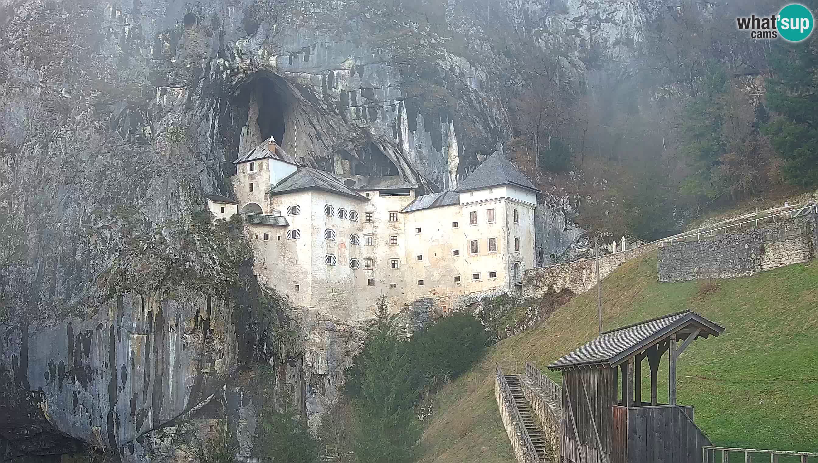 Web kamera Predjamski dvorac – Postojna – Slovenija