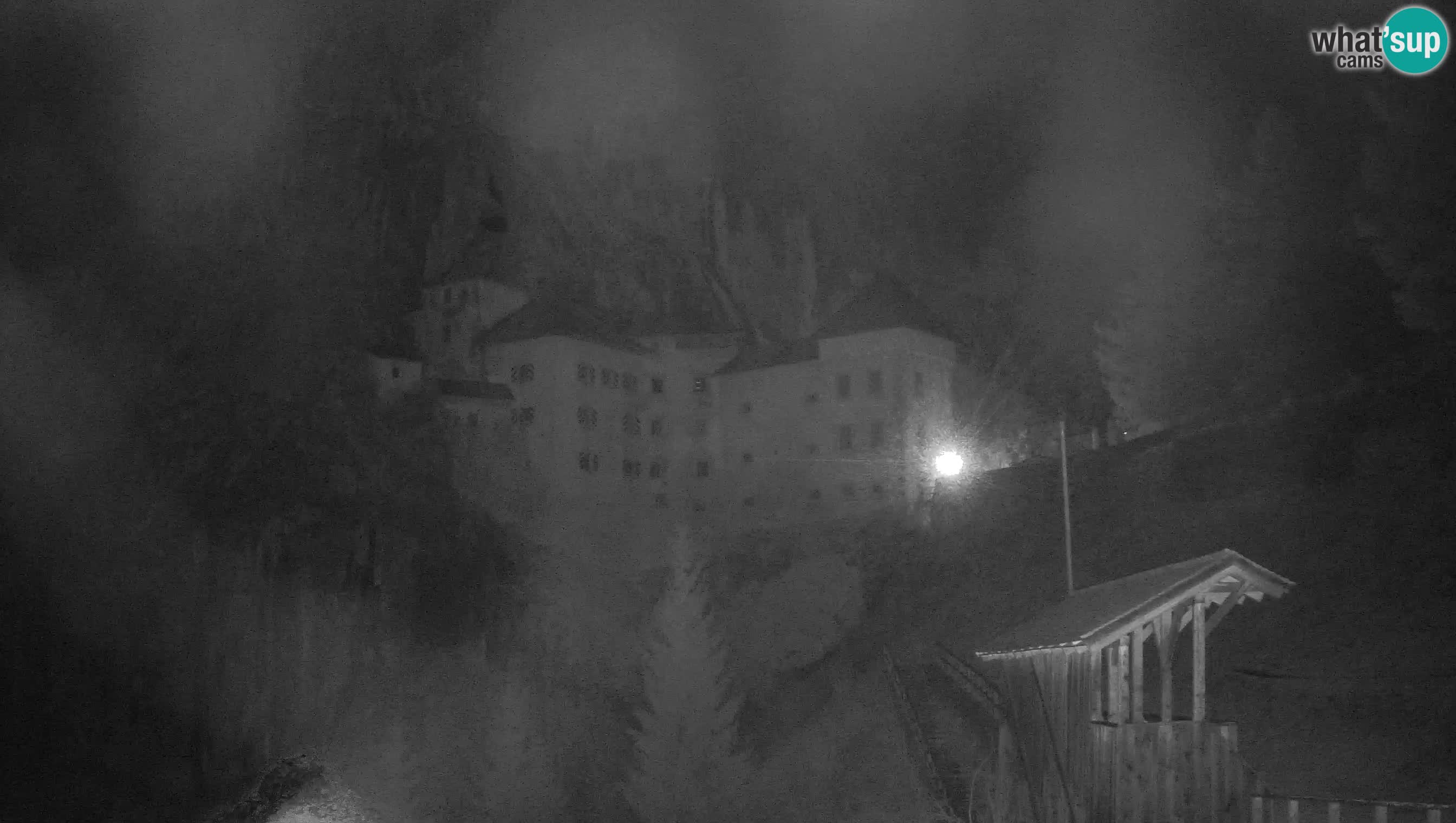 Spletna kamera Predjamski grad – Grad Predjama – Postojna