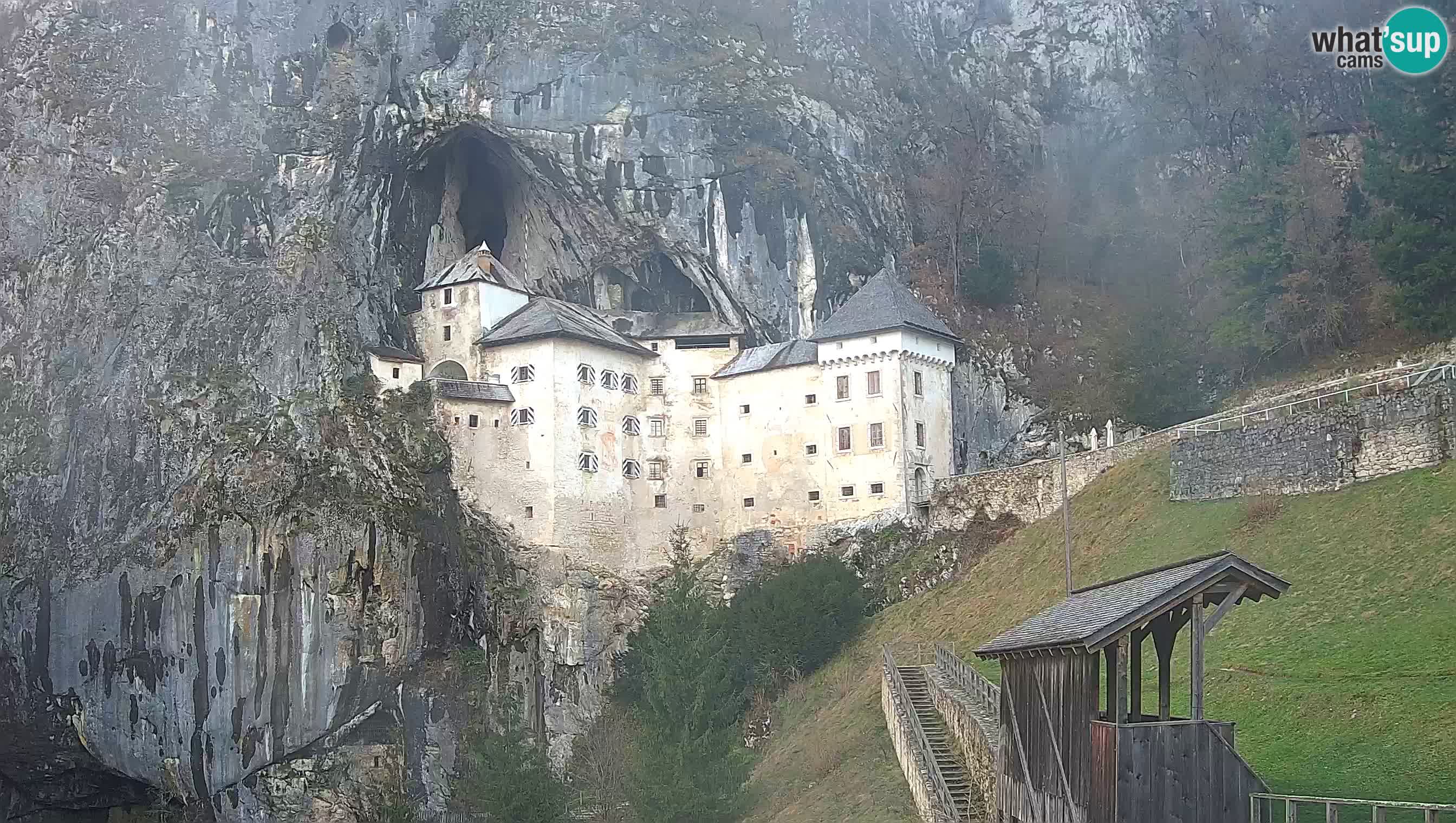 Web kamera Predjamski dvorac – Postojna – Slovenija