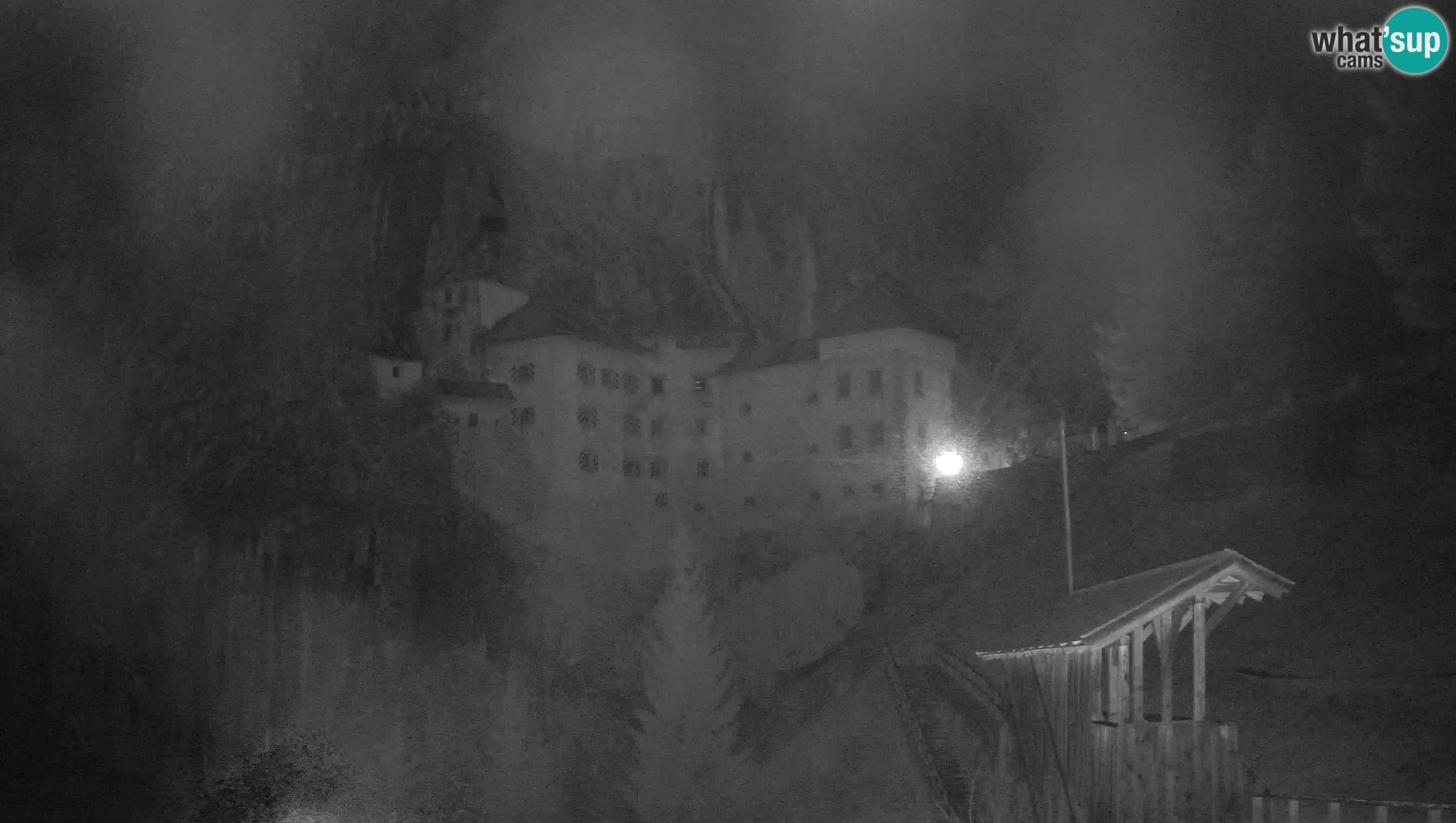 Spletna kamera Predjamski grad – Grad Predjama – Postojna