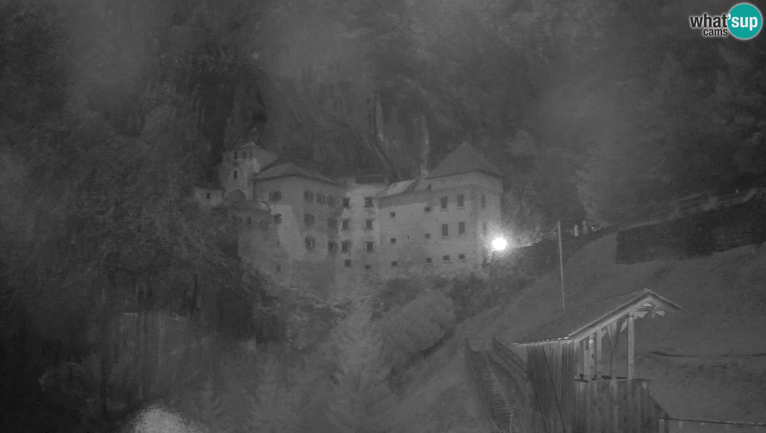 Spletna kamera Predjamski grad – Grad Predjama – Postojna