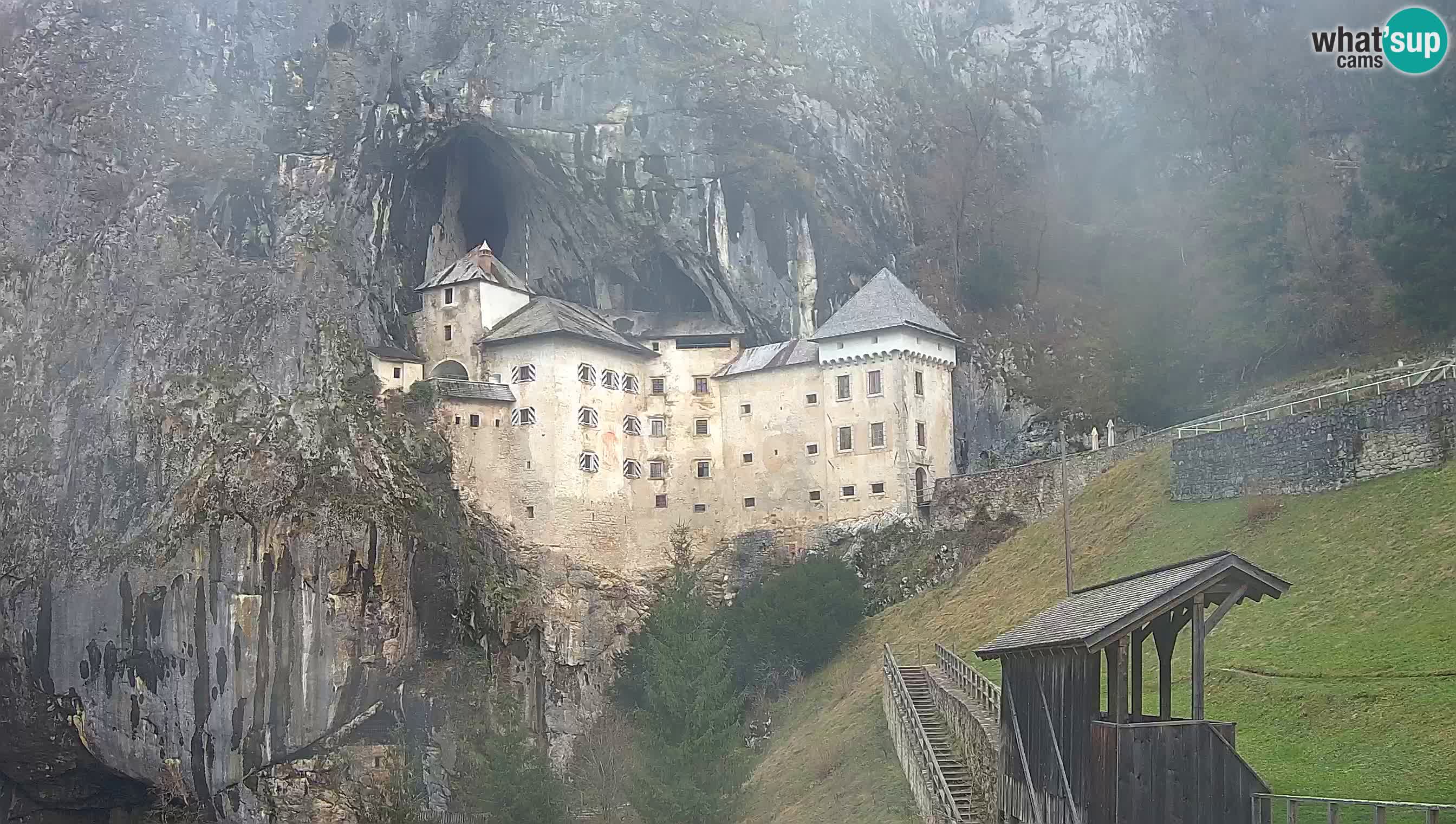 Live Webcam Höhlenburg Predjama – Postojna – Slowenien
