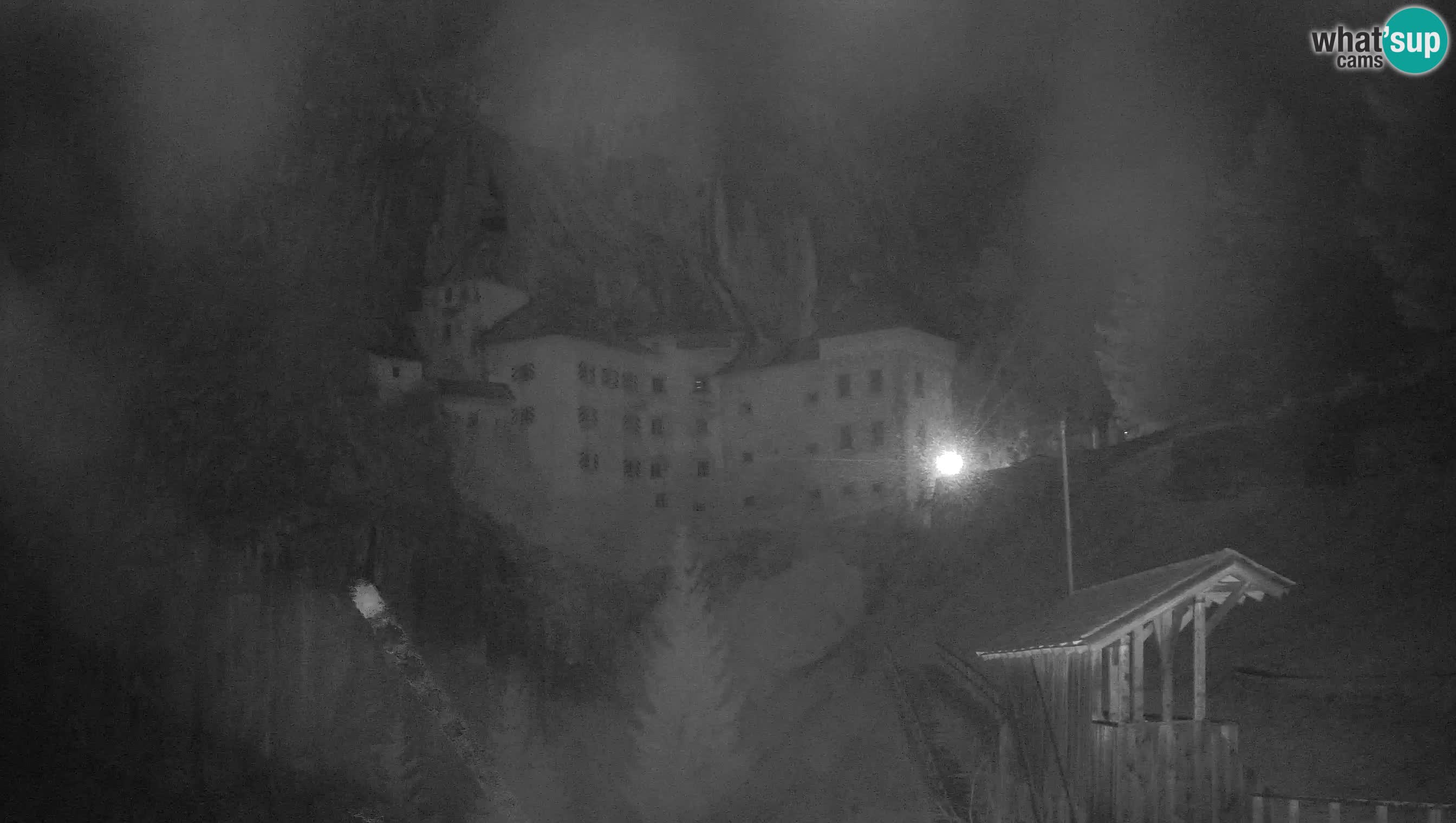 Spletna kamera Predjamski grad – Grad Predjama – Postojna