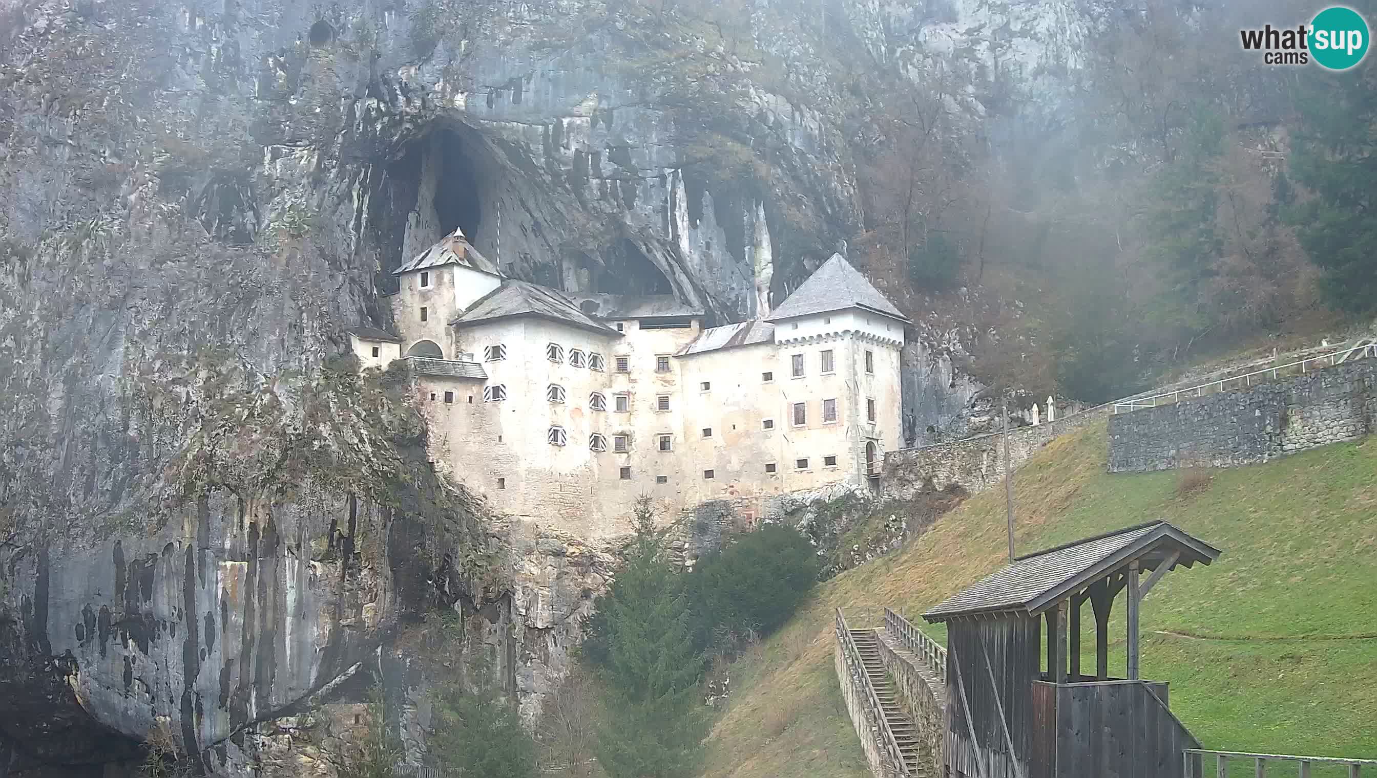 Live Webcam Grad Predjama – Château de Predjama – Postojna – Slovénie