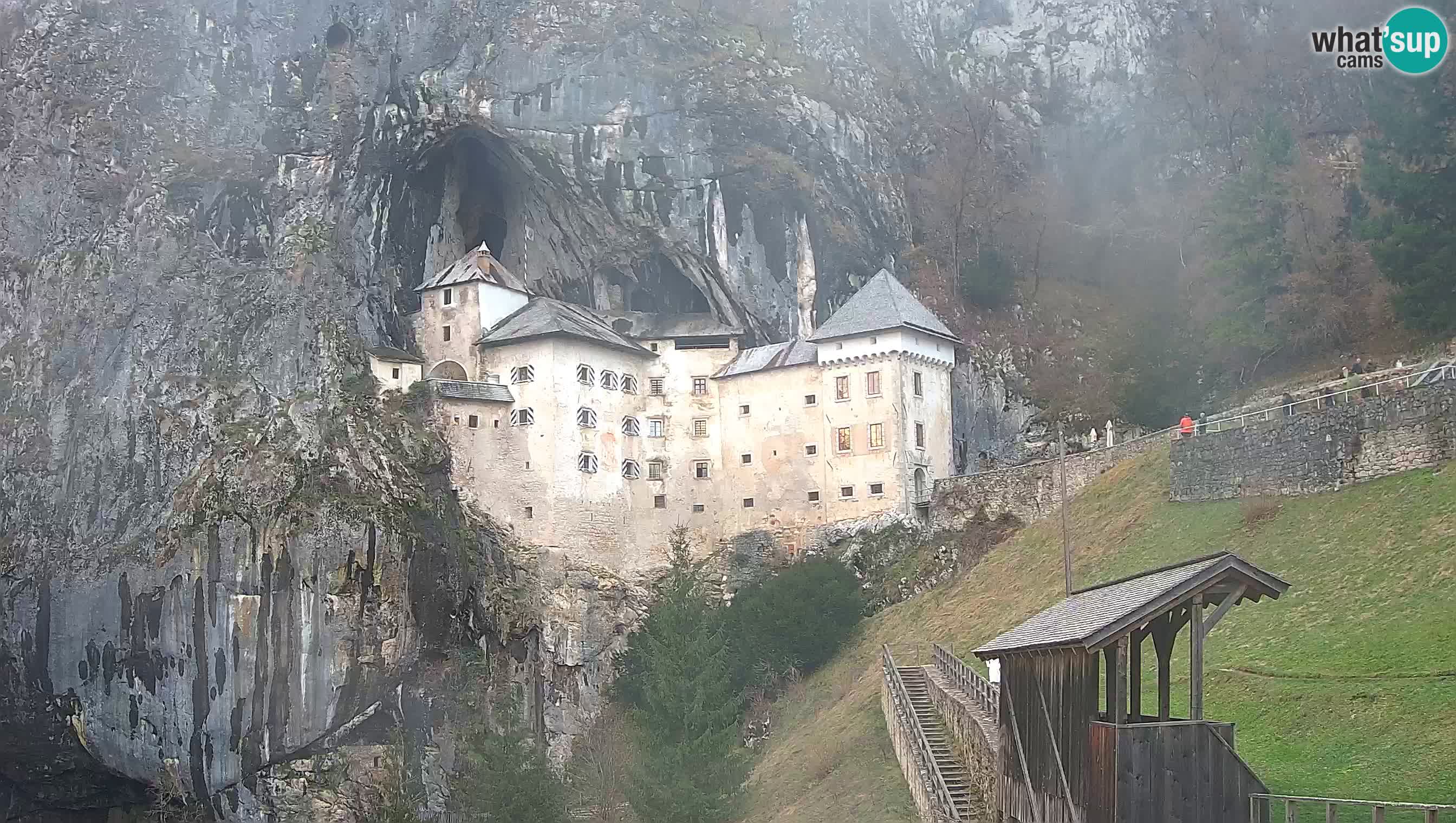 Live Webcam Grad Predjama – Château de Predjama – Postojna – Slovénie