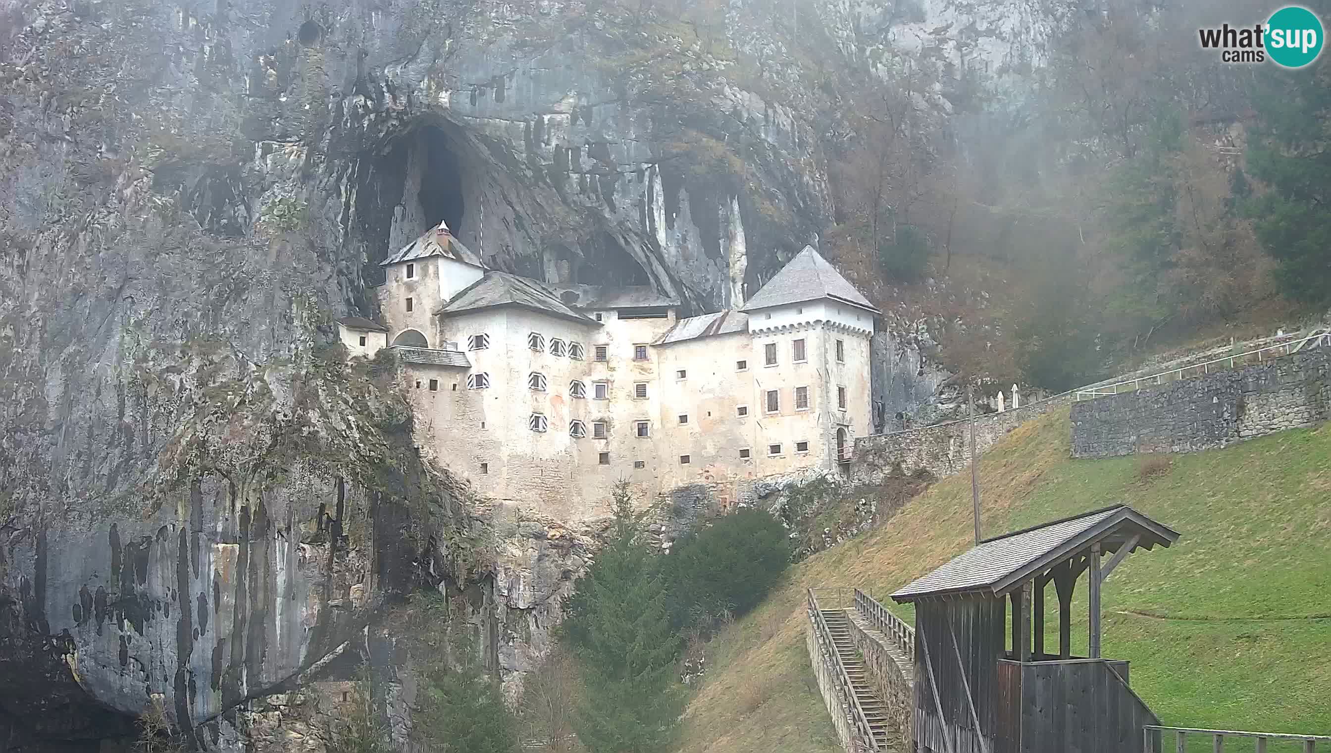Web kamera Predjamski dvorac – Postojna – Slovenija