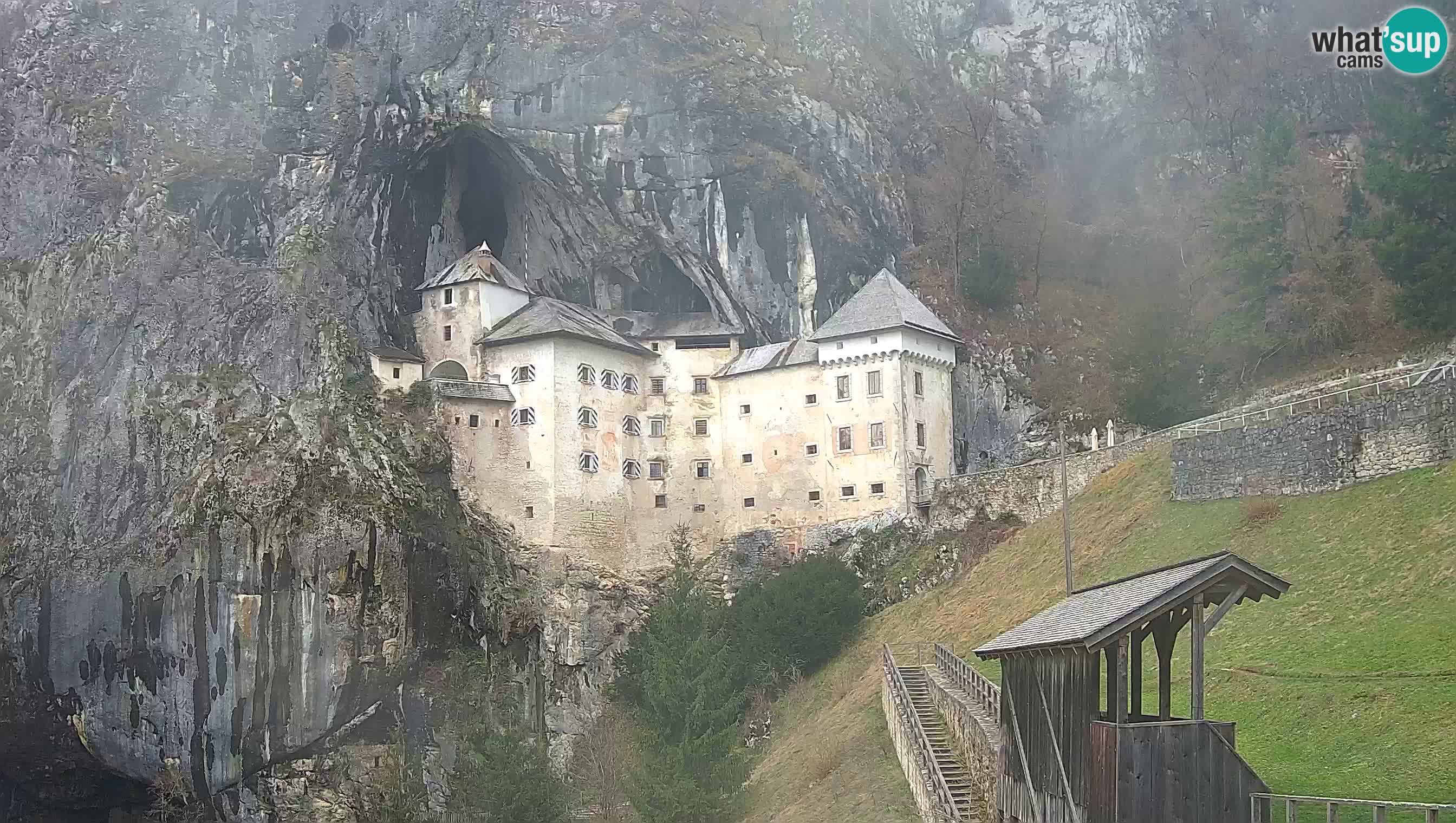Live Webcam Grad Predjama – Château de Predjama – Postojna – Slovénie