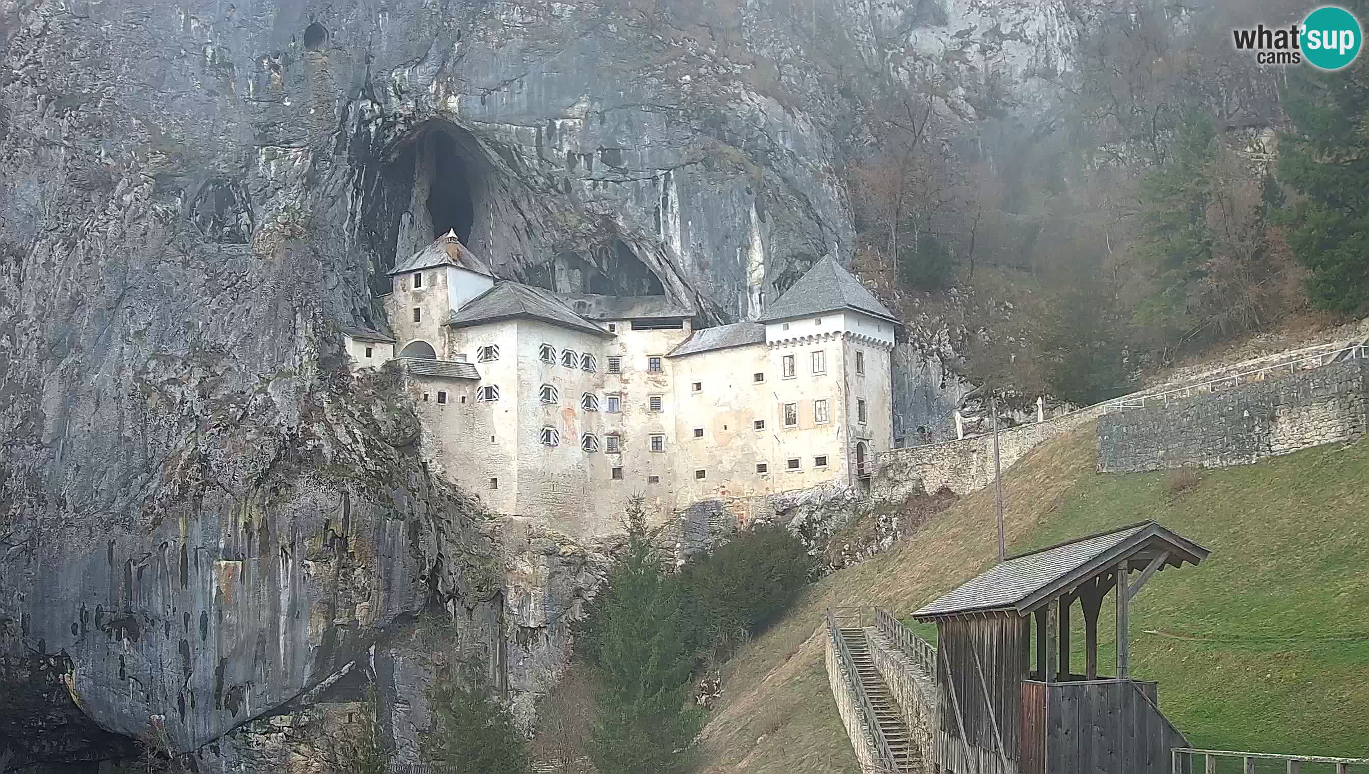 Live Webcam Grad Predjama – Château de Predjama – Postojna – Slovénie