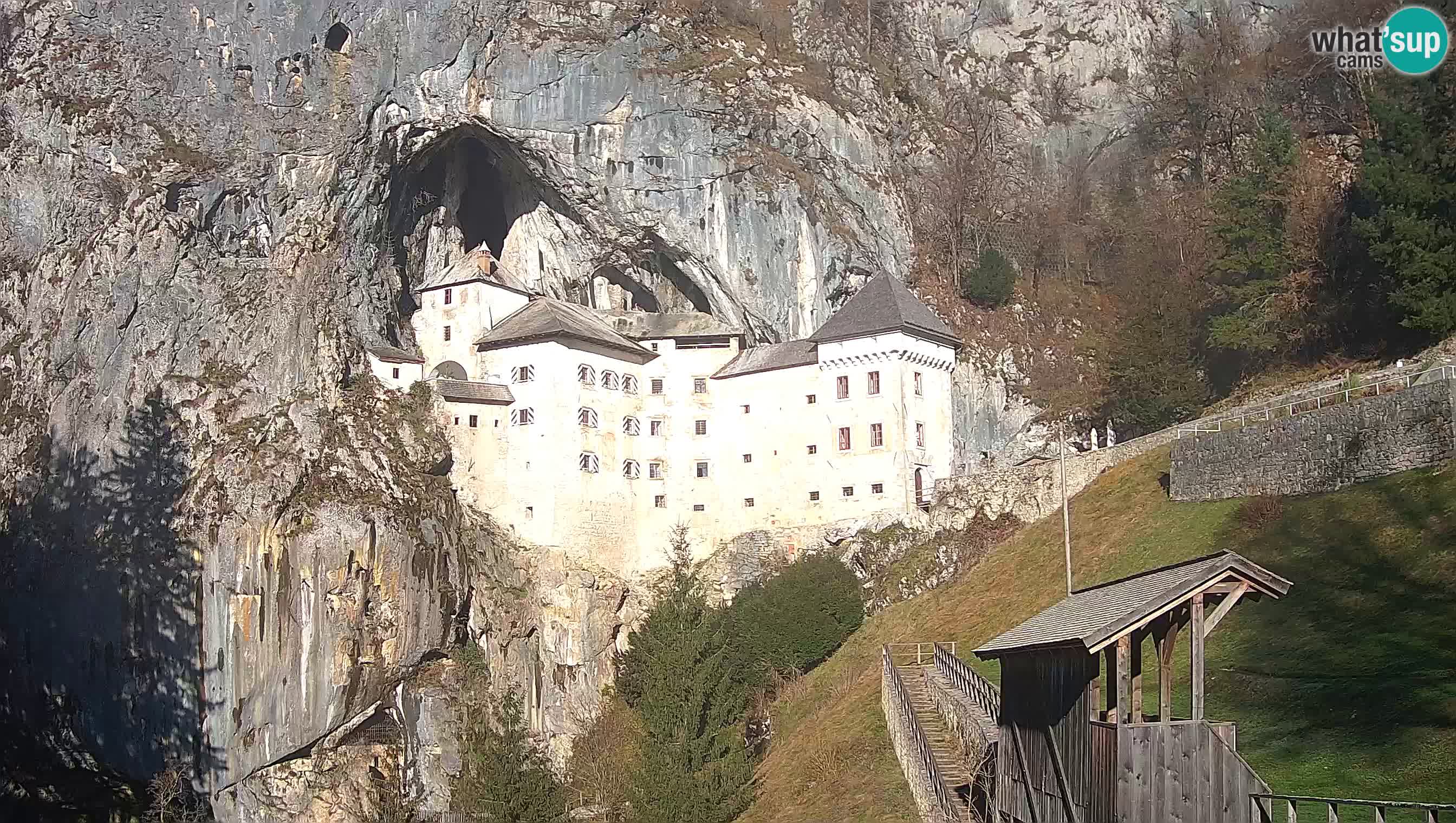 Live Webcam Grad Predjama – Château de Predjama – Postojna – Slovénie