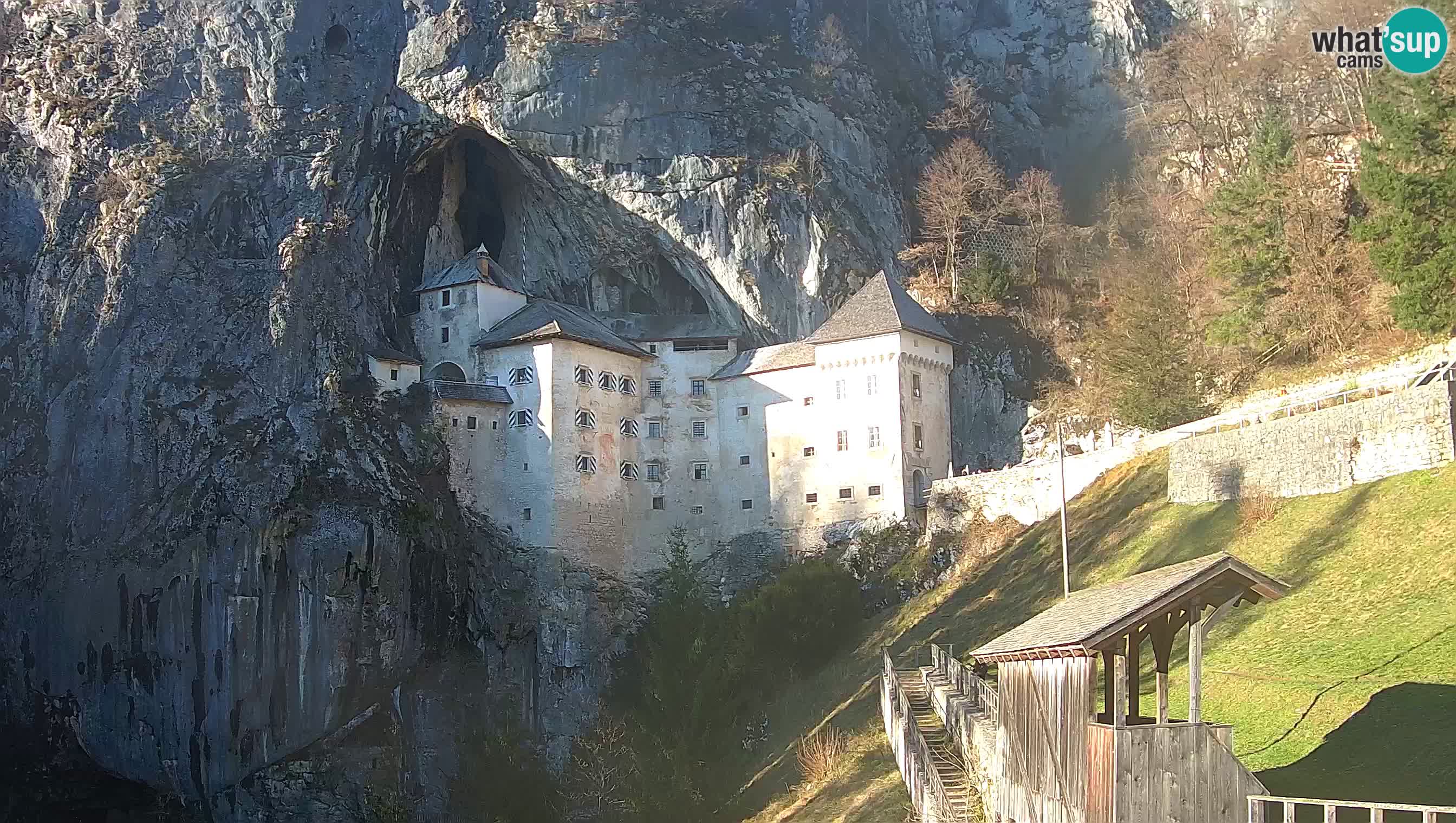 Live Webcam Predjamski grad – Predjama Castle – Postojna – Slovenia