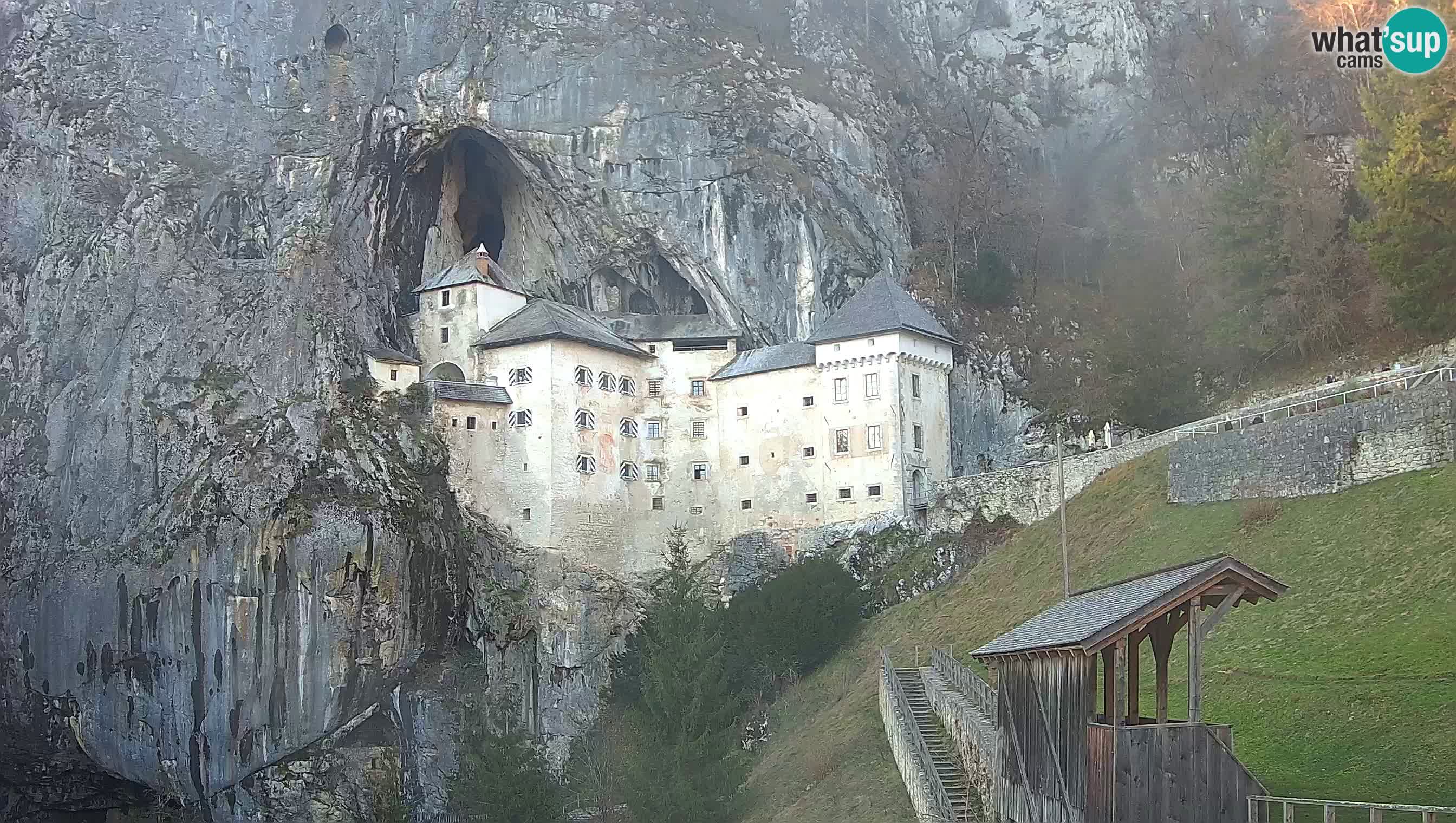 Live Webcam Grad Predjama – Château de Predjama – Postojna – Slovénie