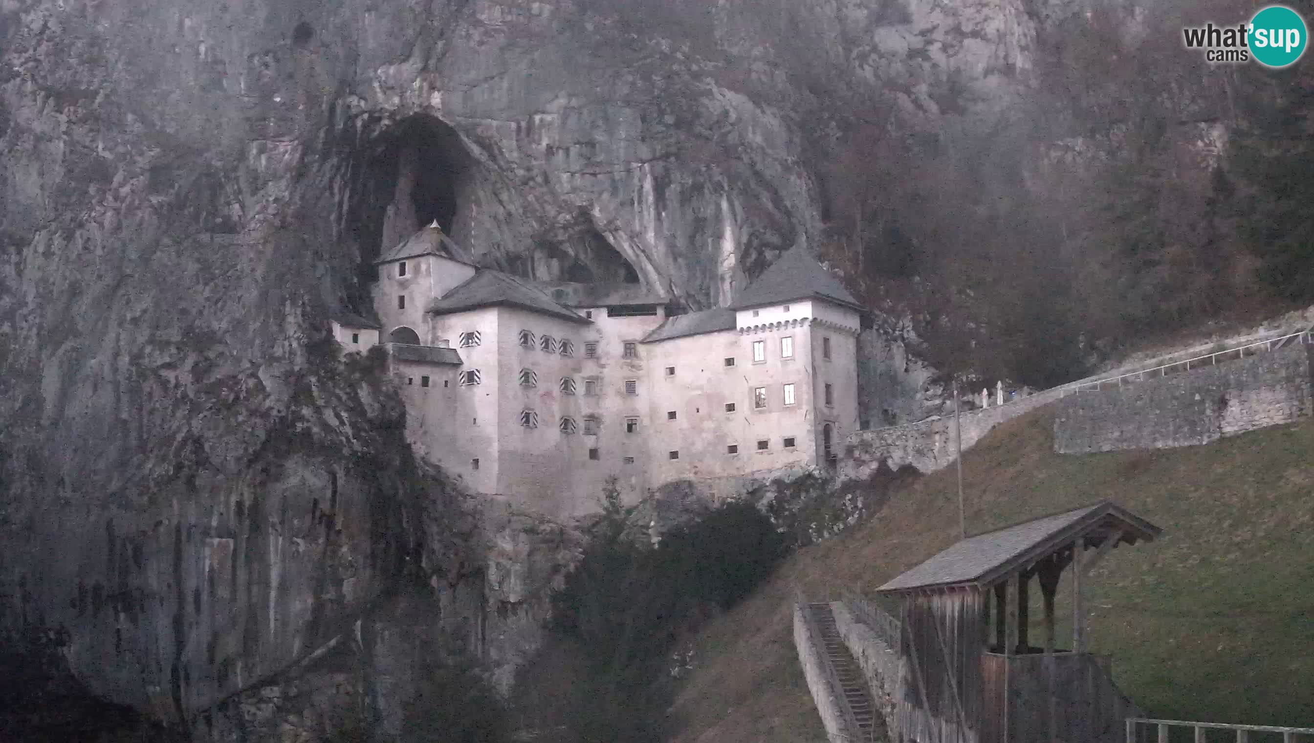 Live Webcam Castello di Predjama – Postumia – Slovenia