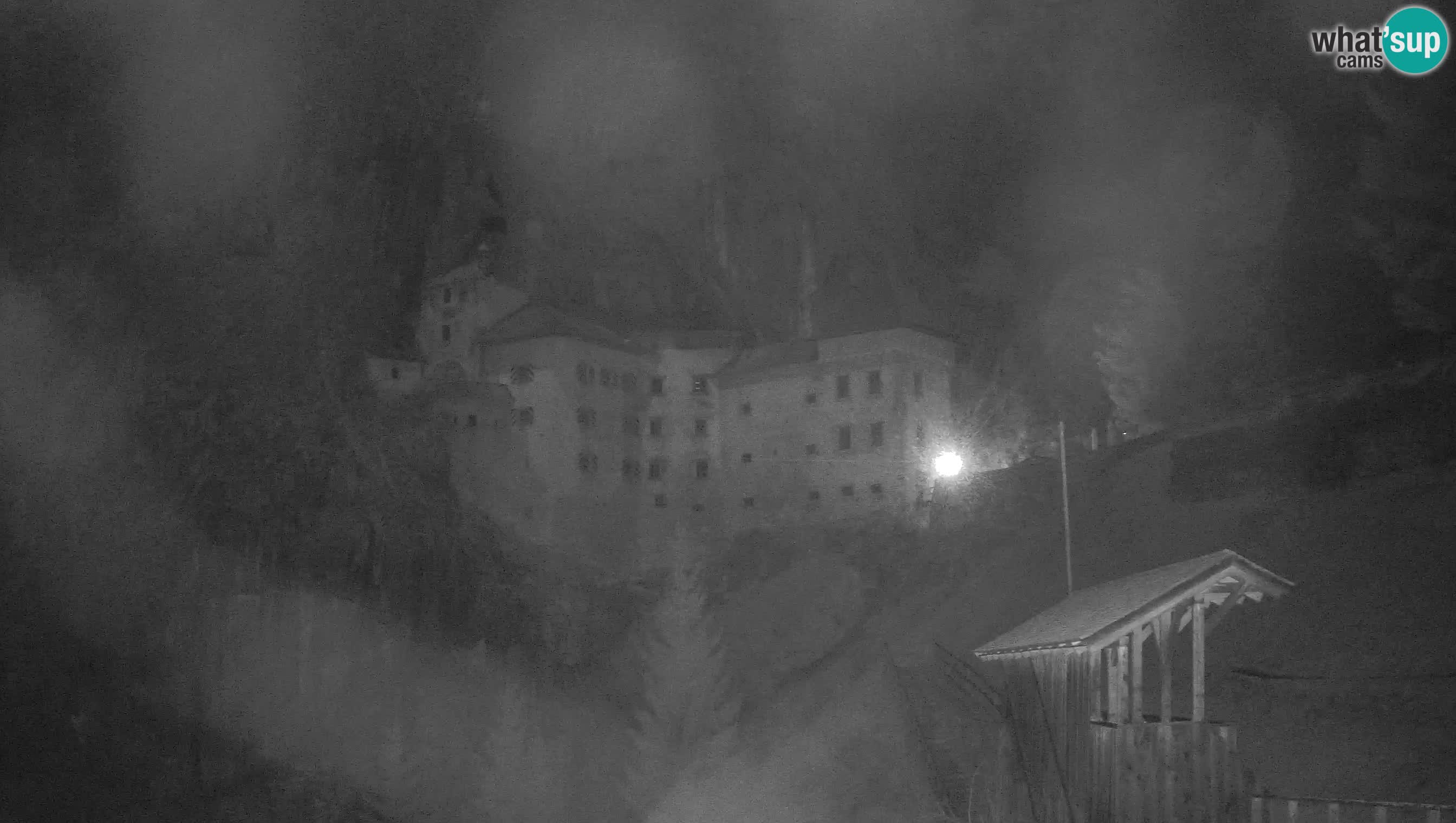 Spletna kamera Predjamski grad – Grad Predjama – Postojna