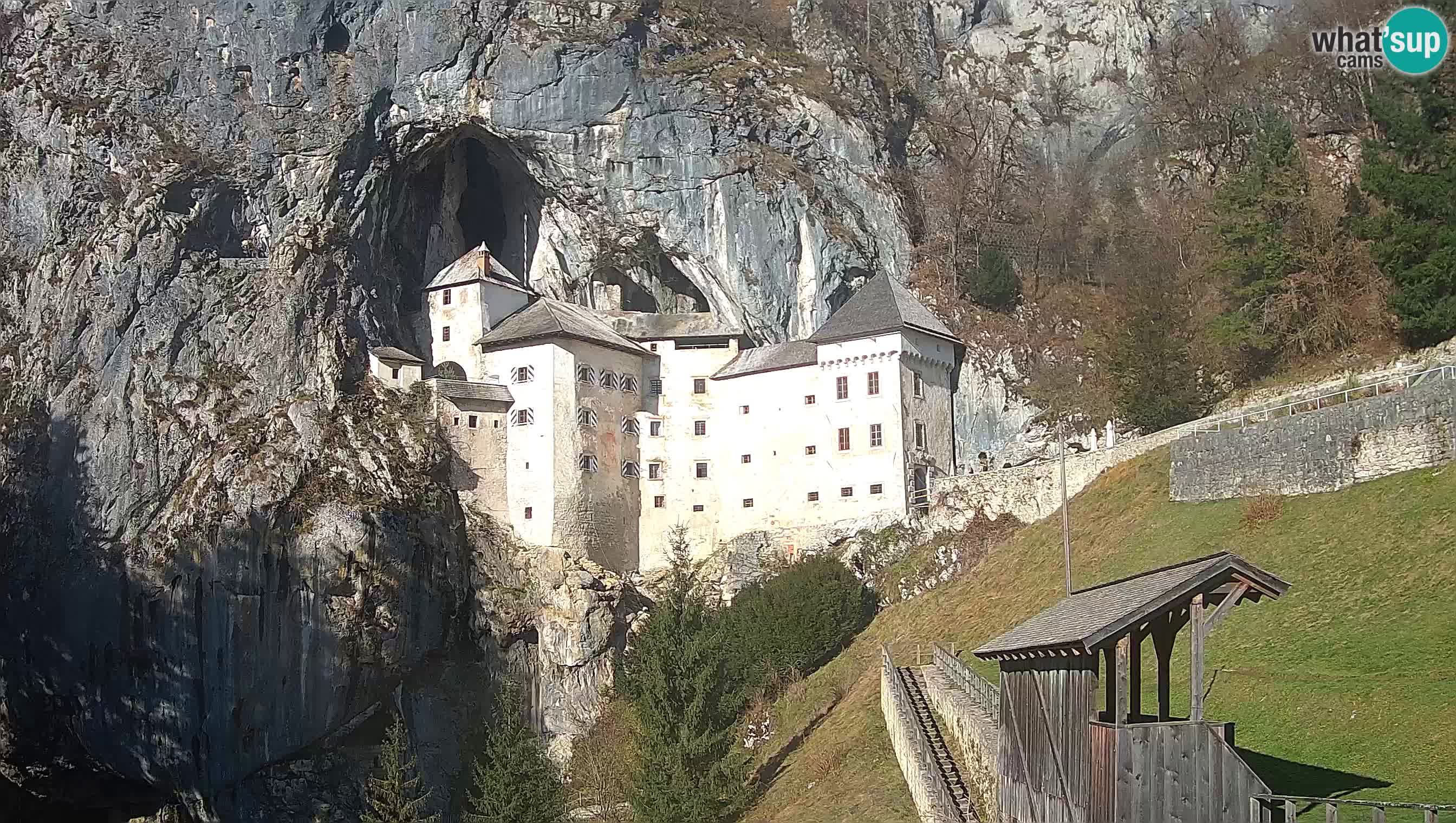 Live Webcam Höhlenburg Predjama – Postojna – Slowenien