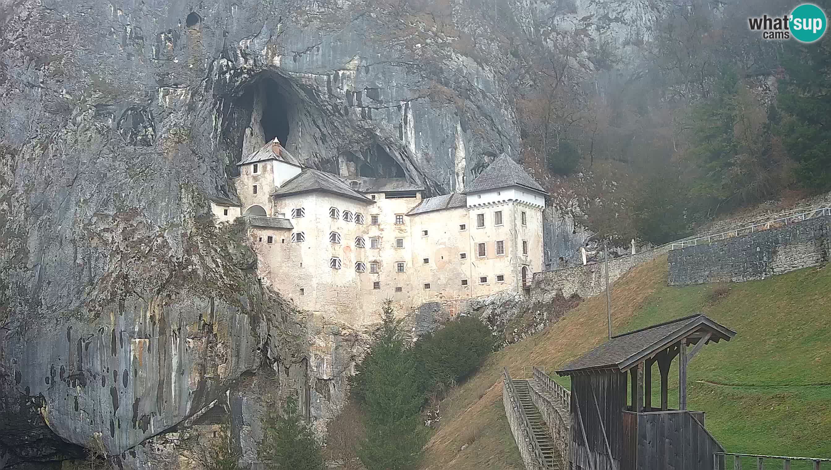 Live Webcam Grad Predjama – Château de Predjama – Postojna – Slovénie