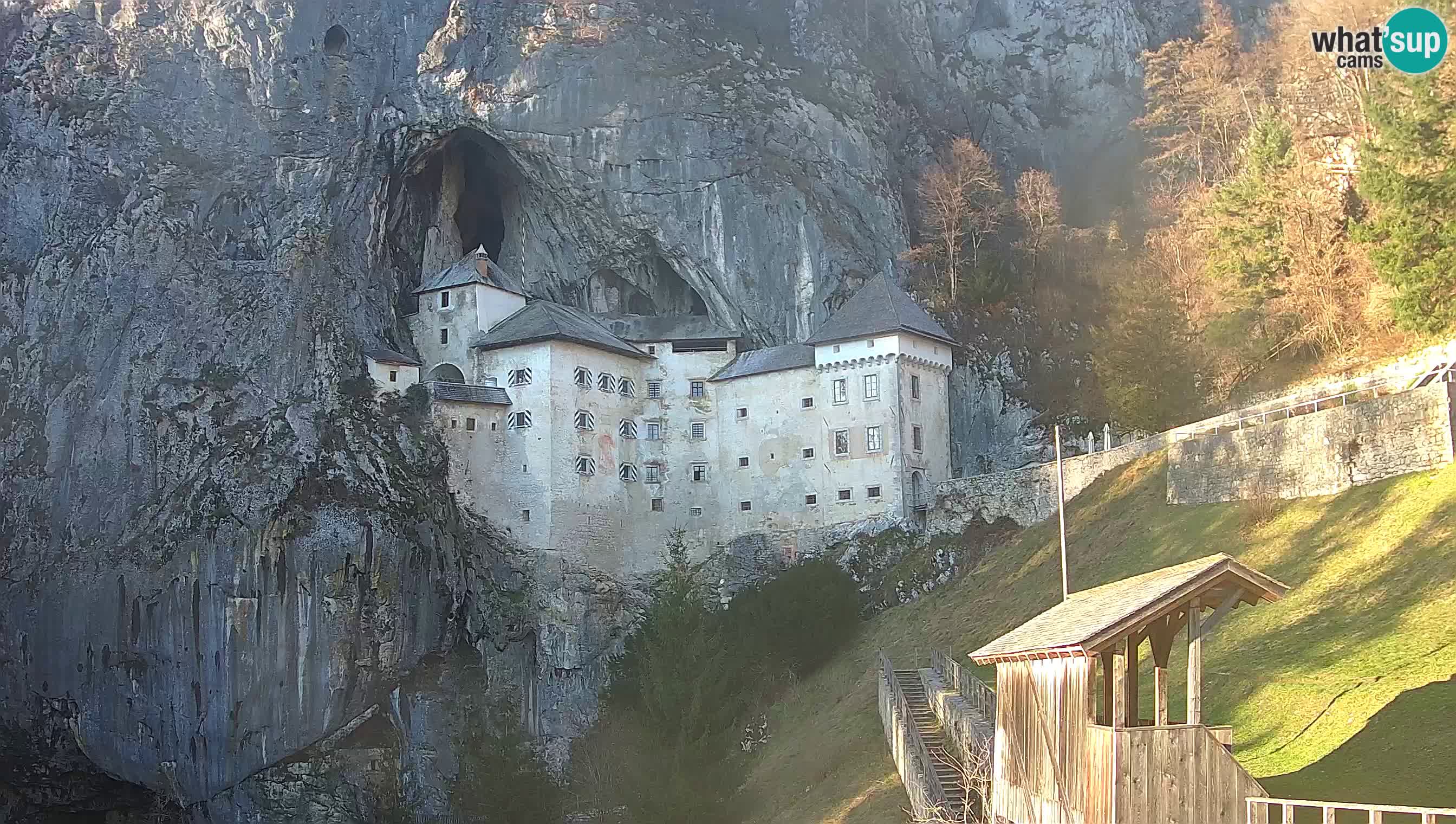 Live Webcam Grad Predjama – Château de Predjama – Postojna – Slovénie