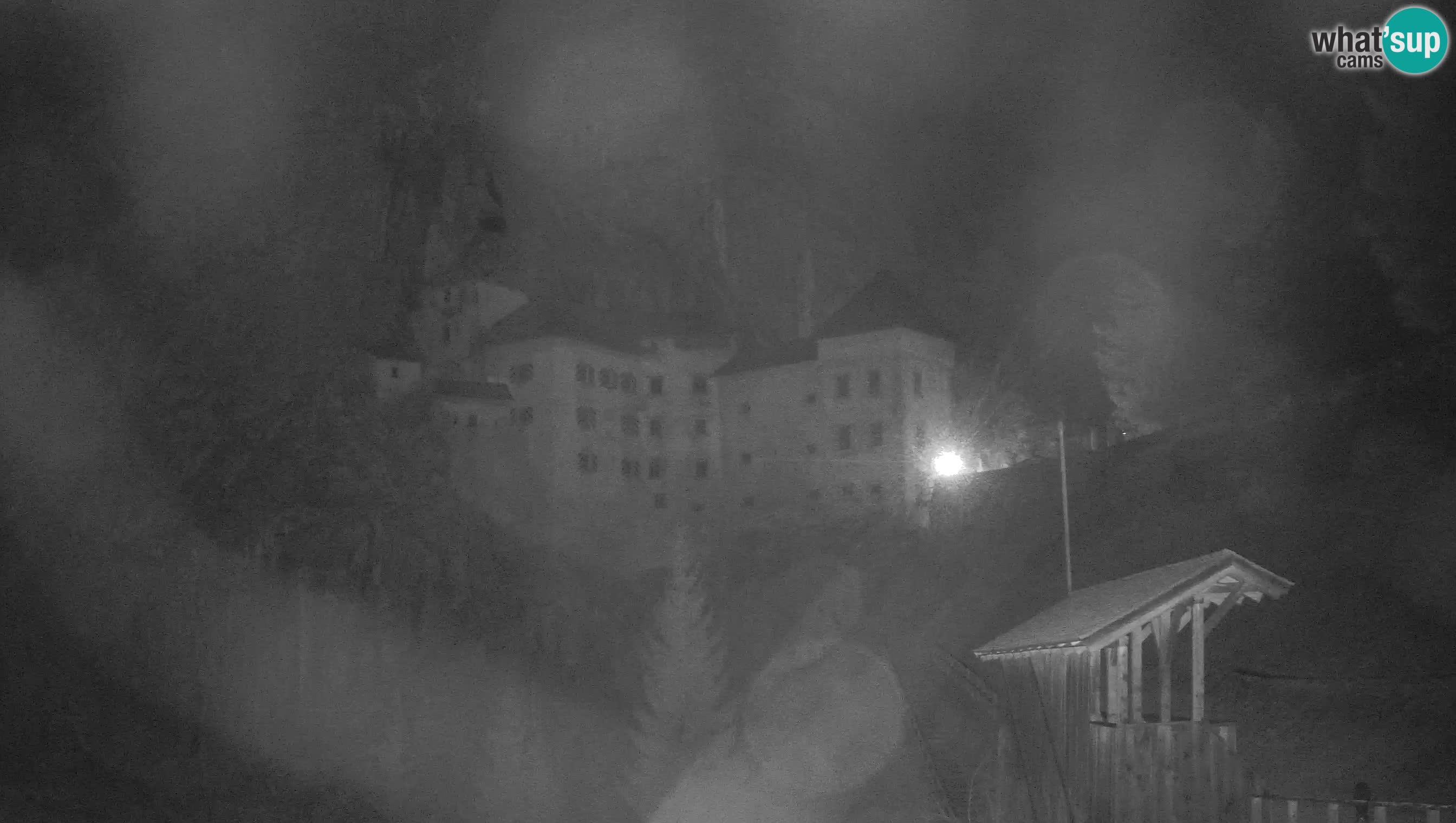 Spletna kamera Predjamski grad – Grad Predjama – Postojna