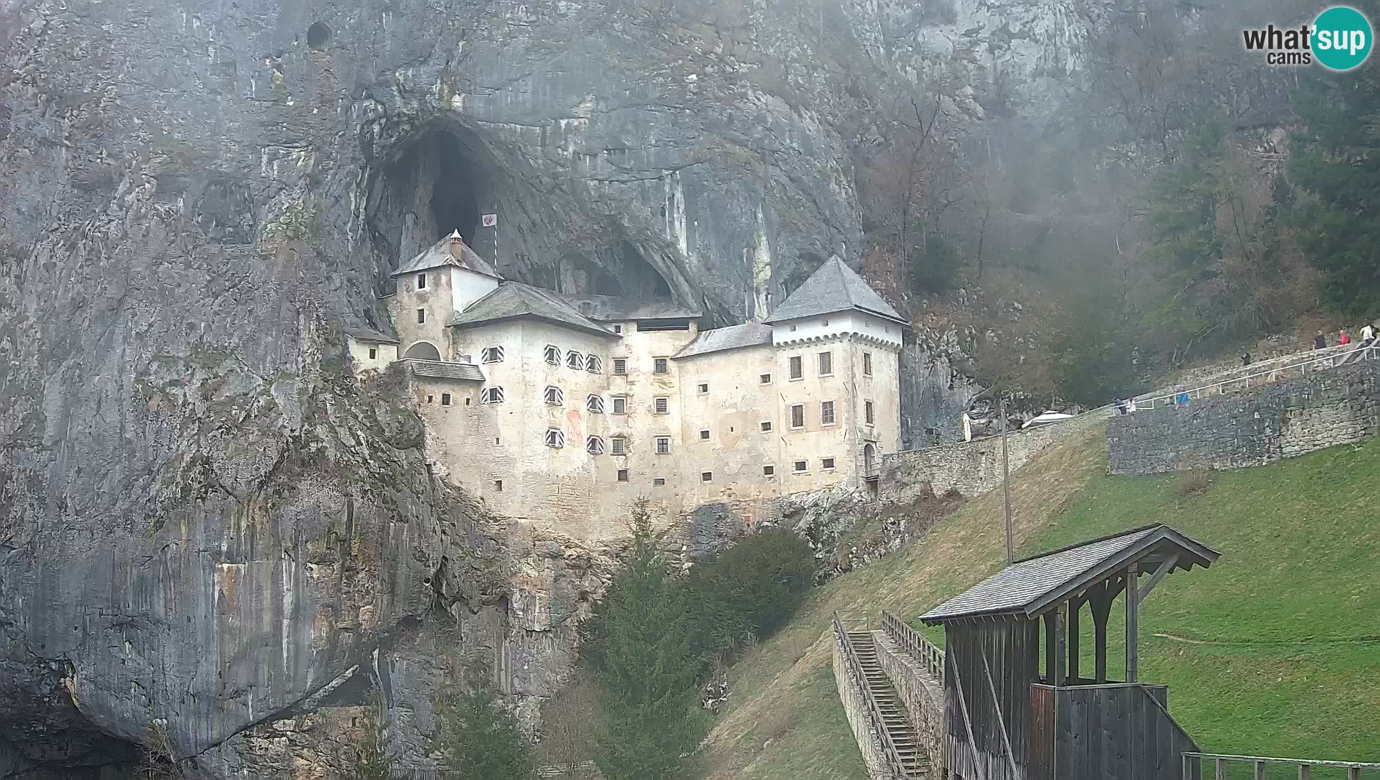 Live Webcam Höhlenburg Predjama – Postojna – Slowenien