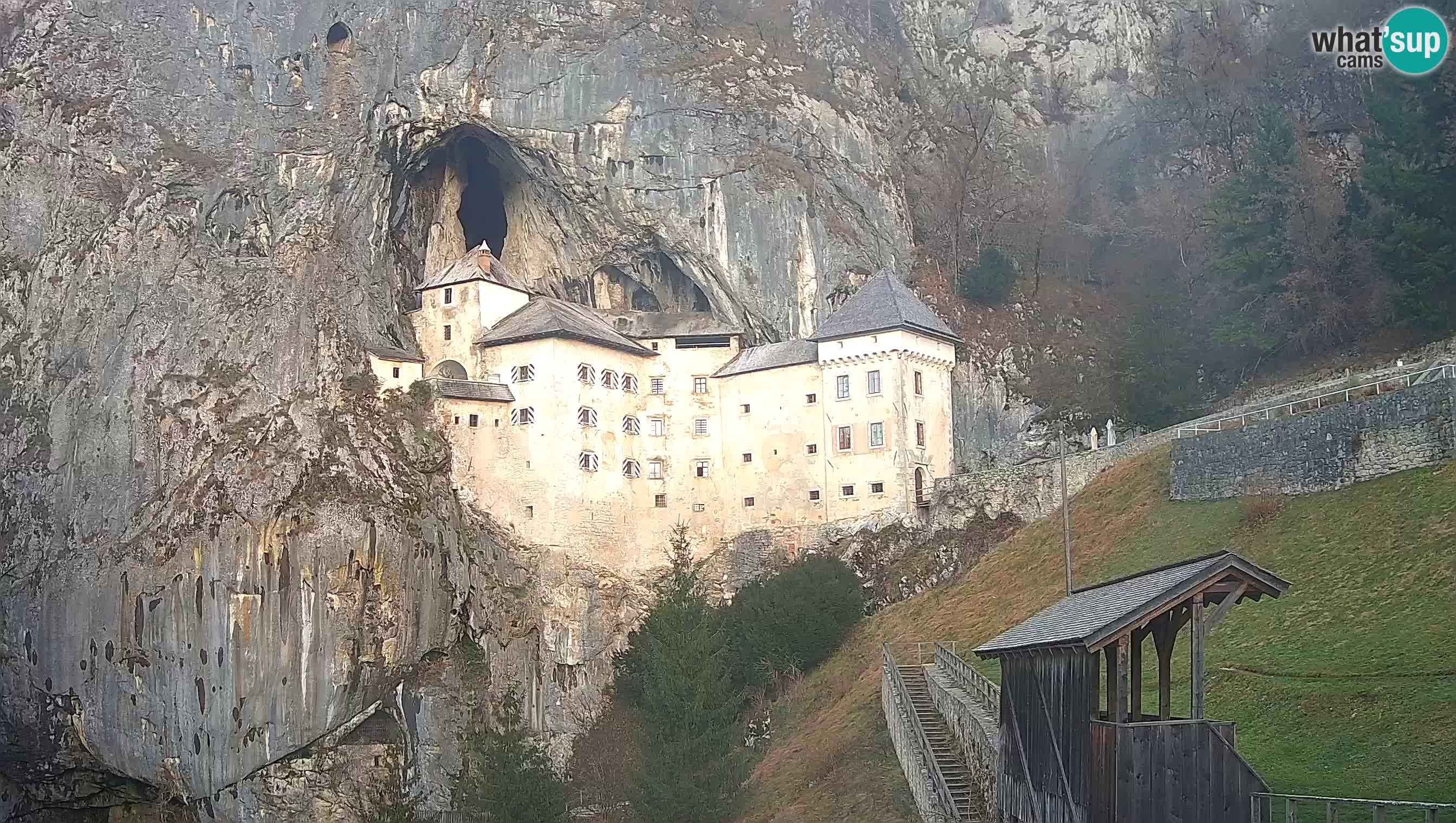 Live Webcam Predjamski grad – Predjama Castle – Postojna – Slovenia