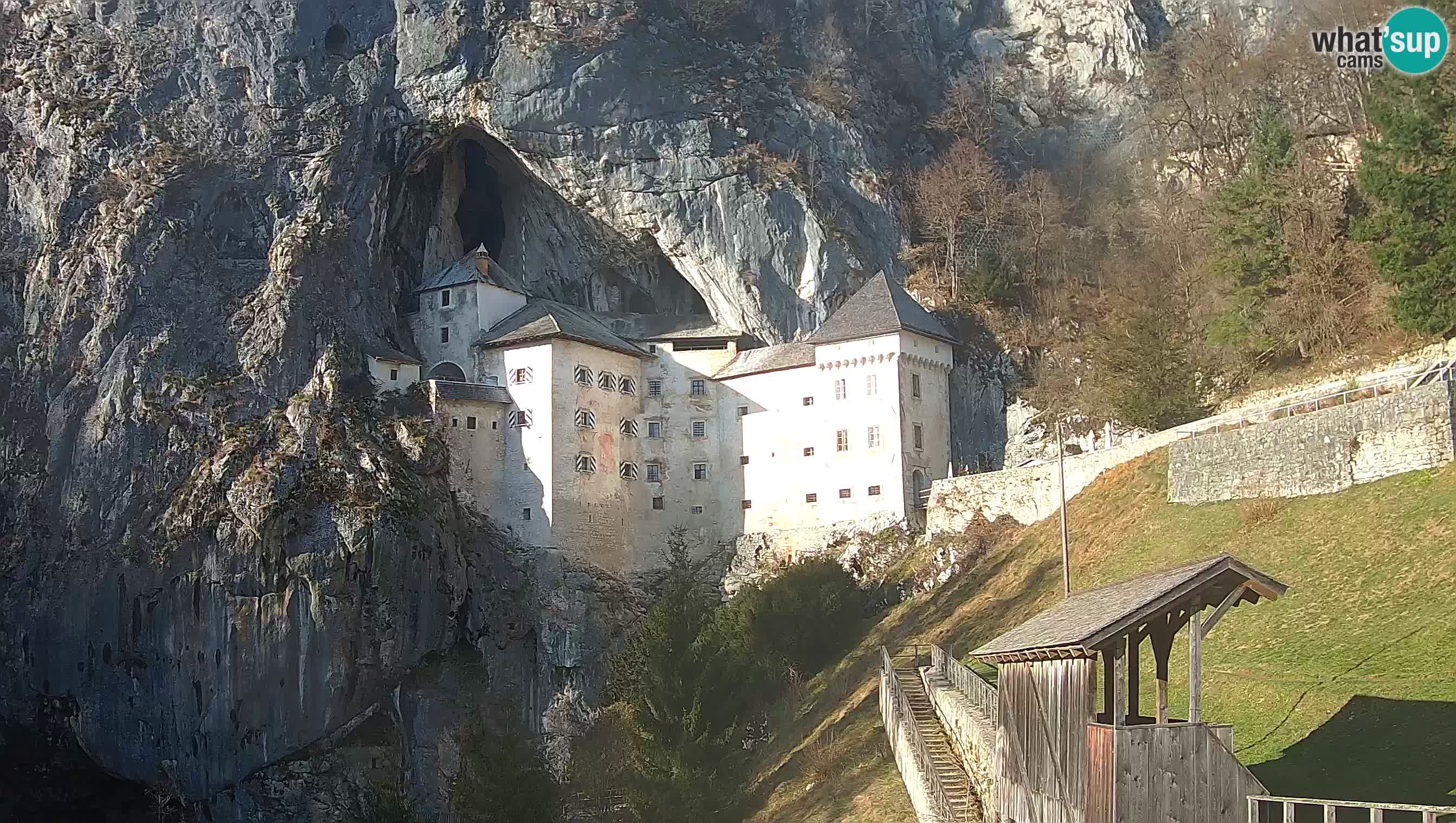Live Webcam Grad Predjama – Château de Predjama – Postojna – Slovénie