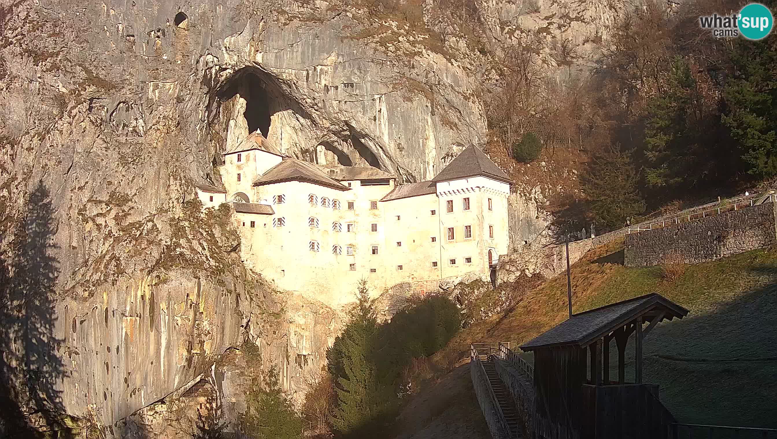 Live Webcam Höhlenburg Predjama – Postojna – Slowenien