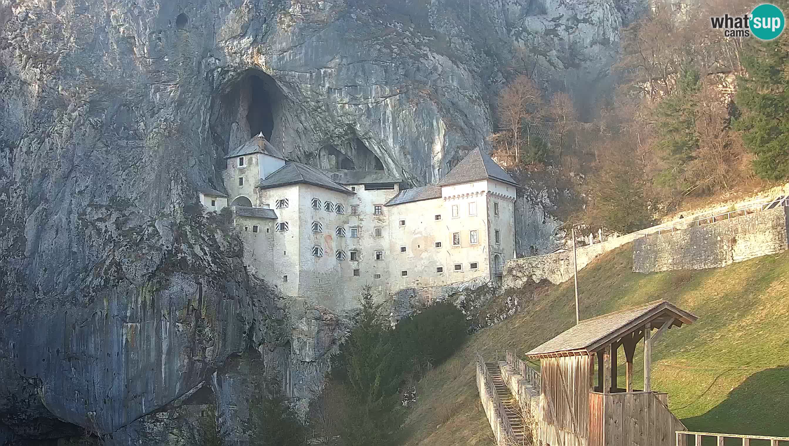 Live Webcam Predjamski grad – Predjama Castle – Postojna – Slovenia