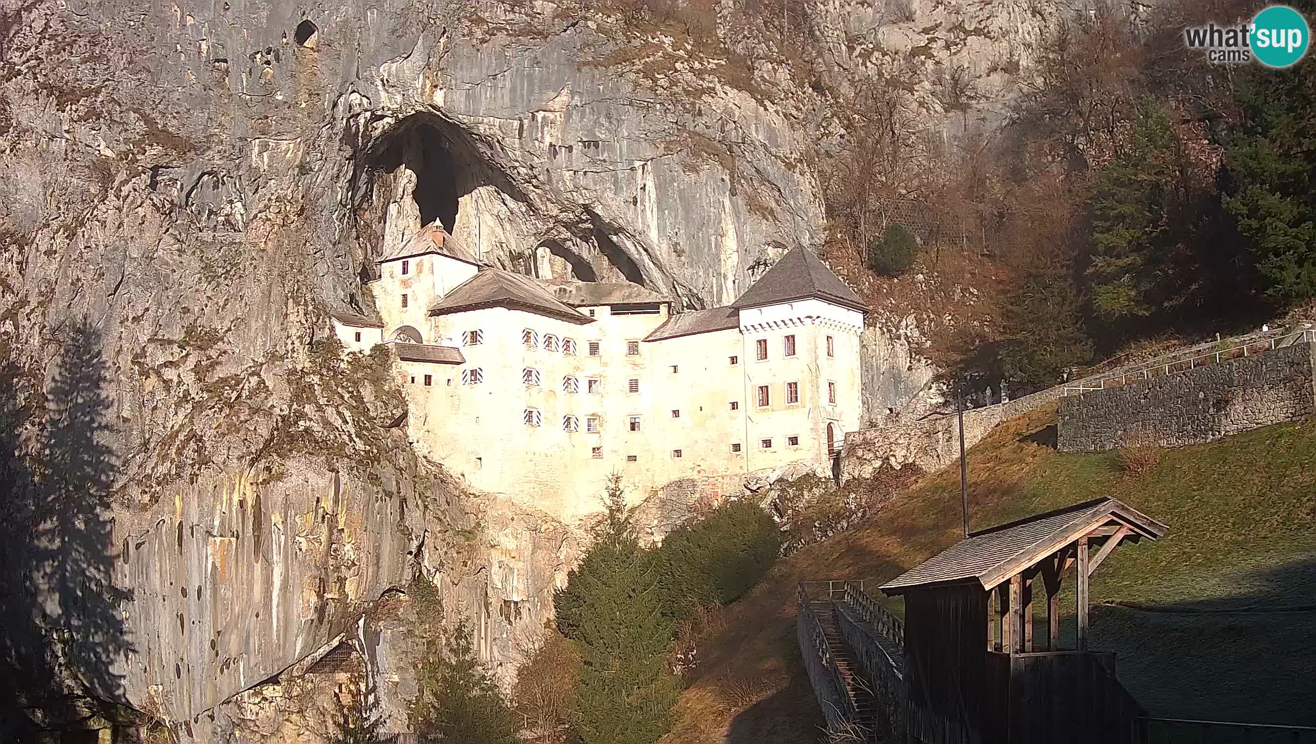 Live Webcam Grad Predjama – Château de Predjama – Postojna – Slovénie
